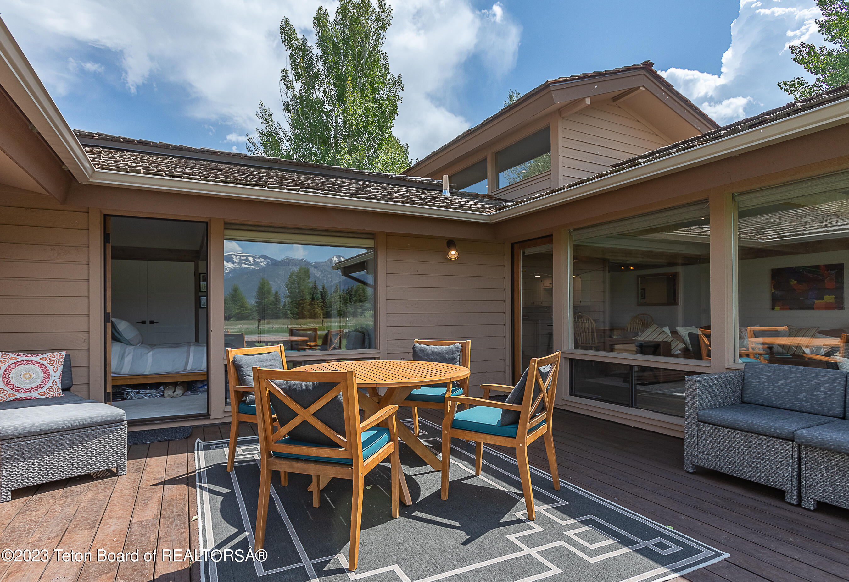 575 E GOLF CREEK Lane, 25