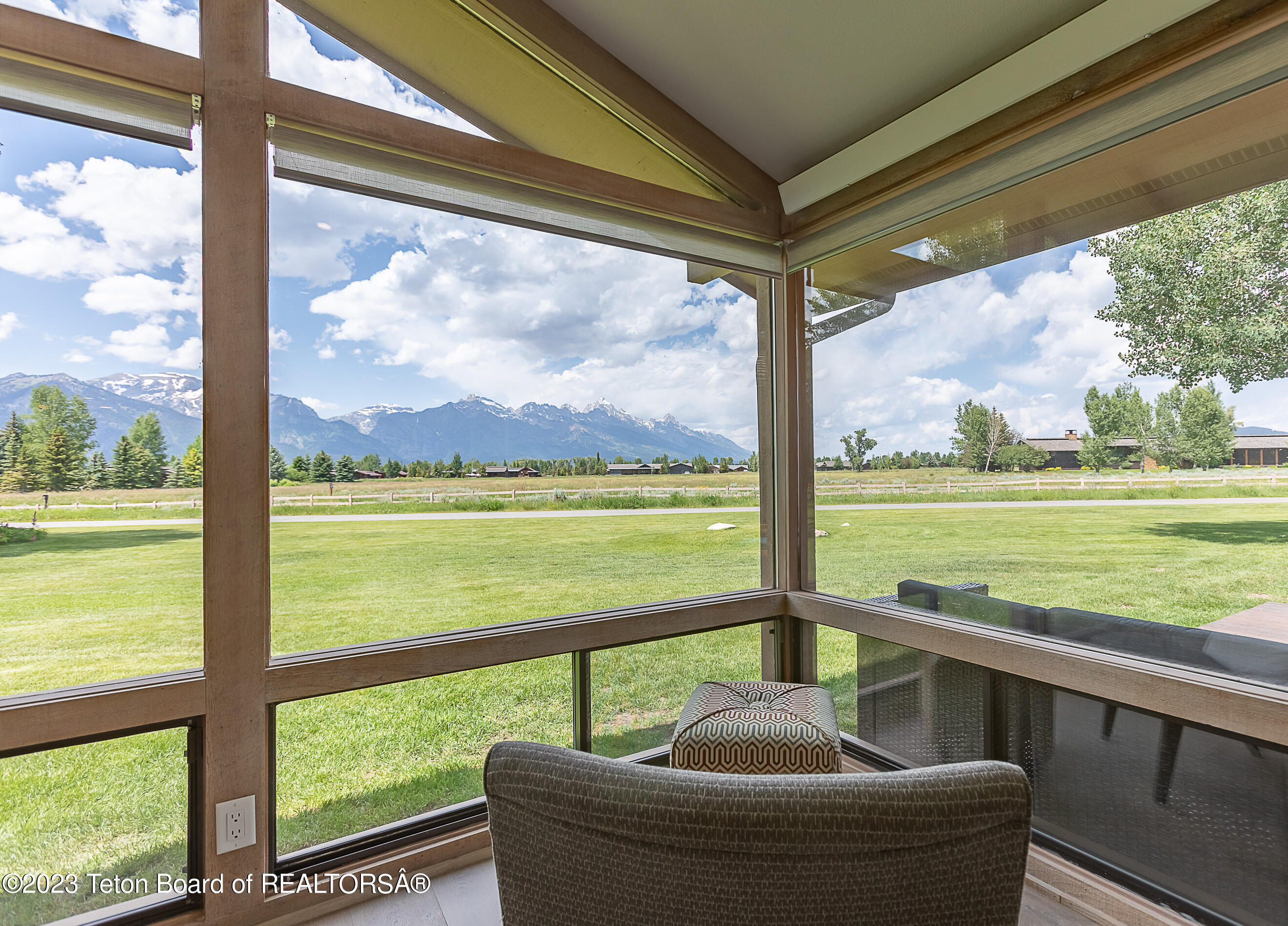 575 E GOLF CREEK Lane, 25