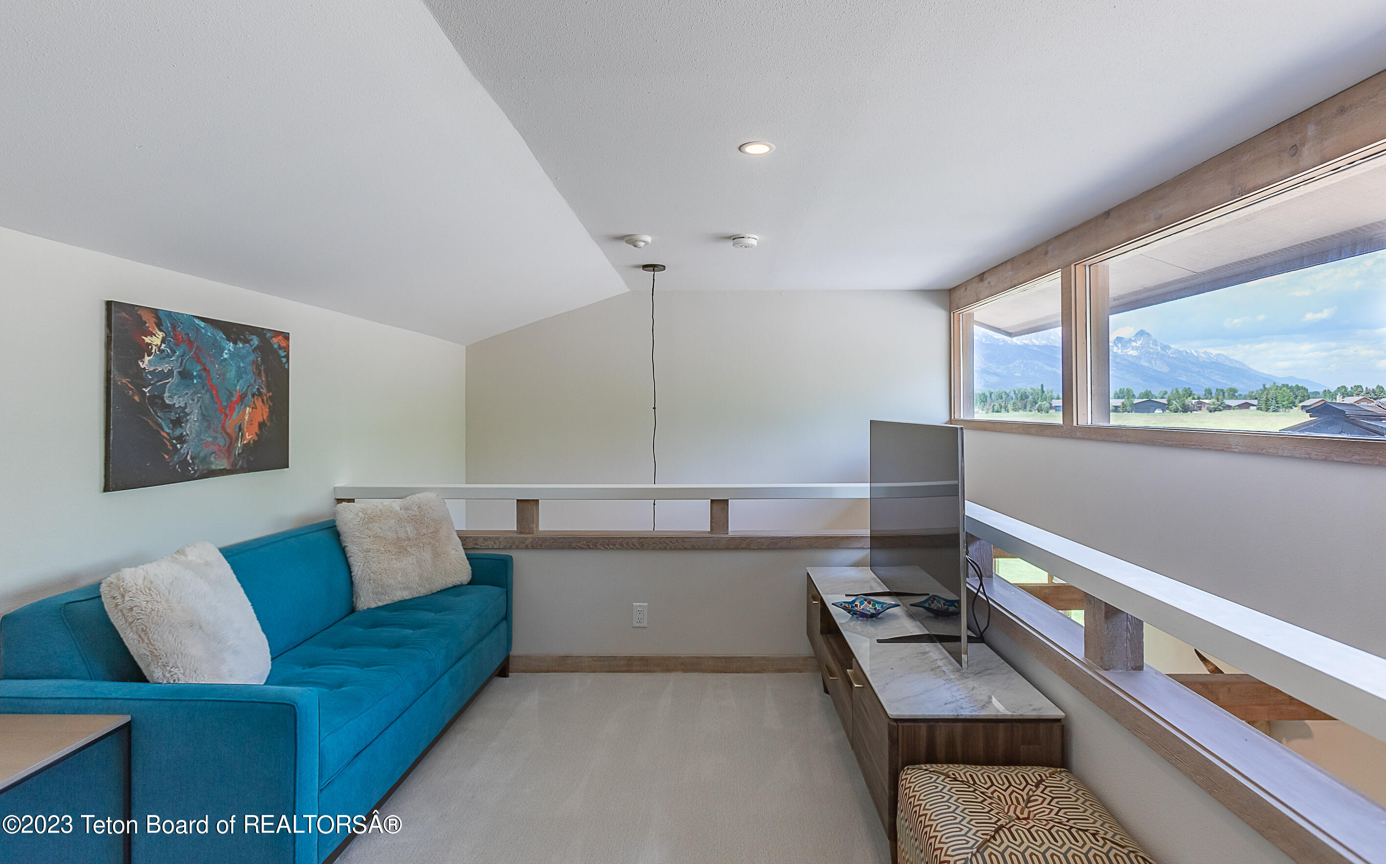 575 E GOLF CREEK Lane, 25