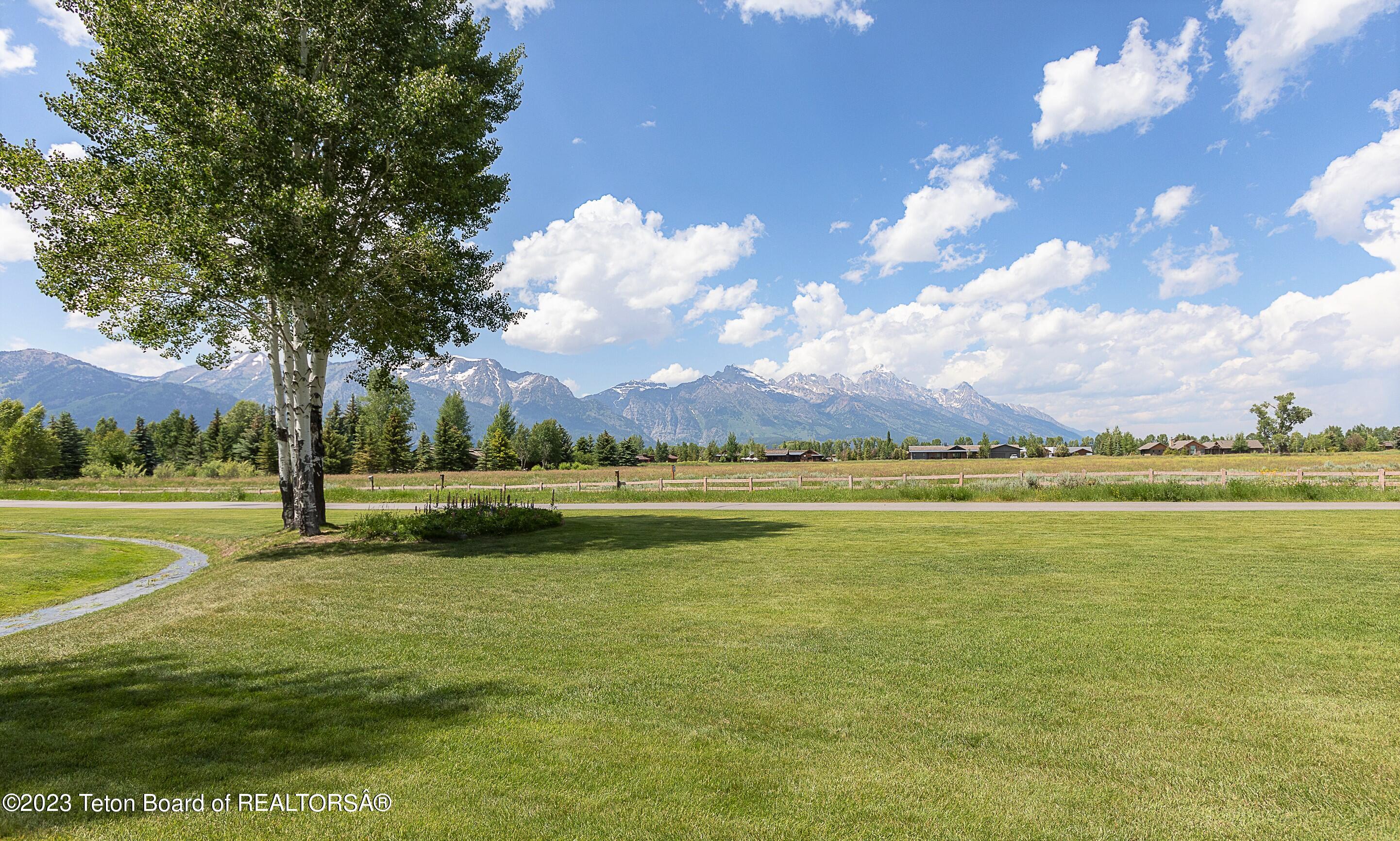 575 E GOLF CREEK Lane, 25
