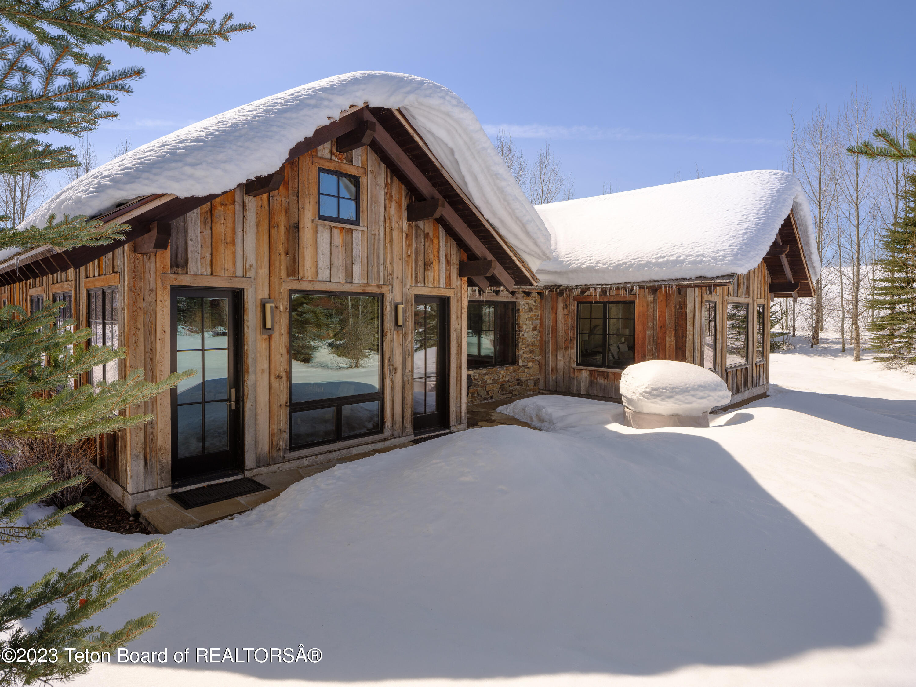 2755 SNOWSHOE Lane