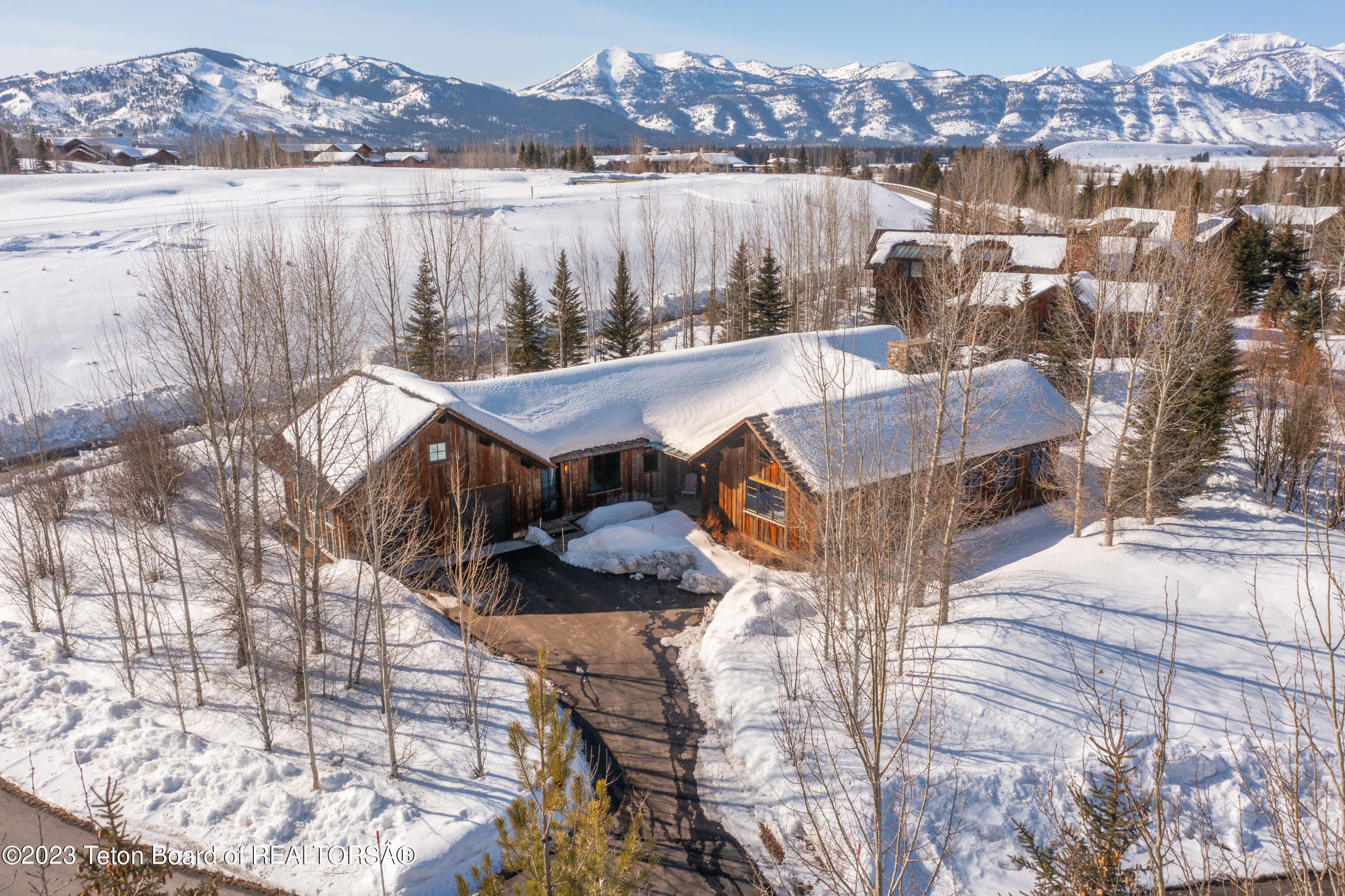 2755 SNOWSHOE Lane