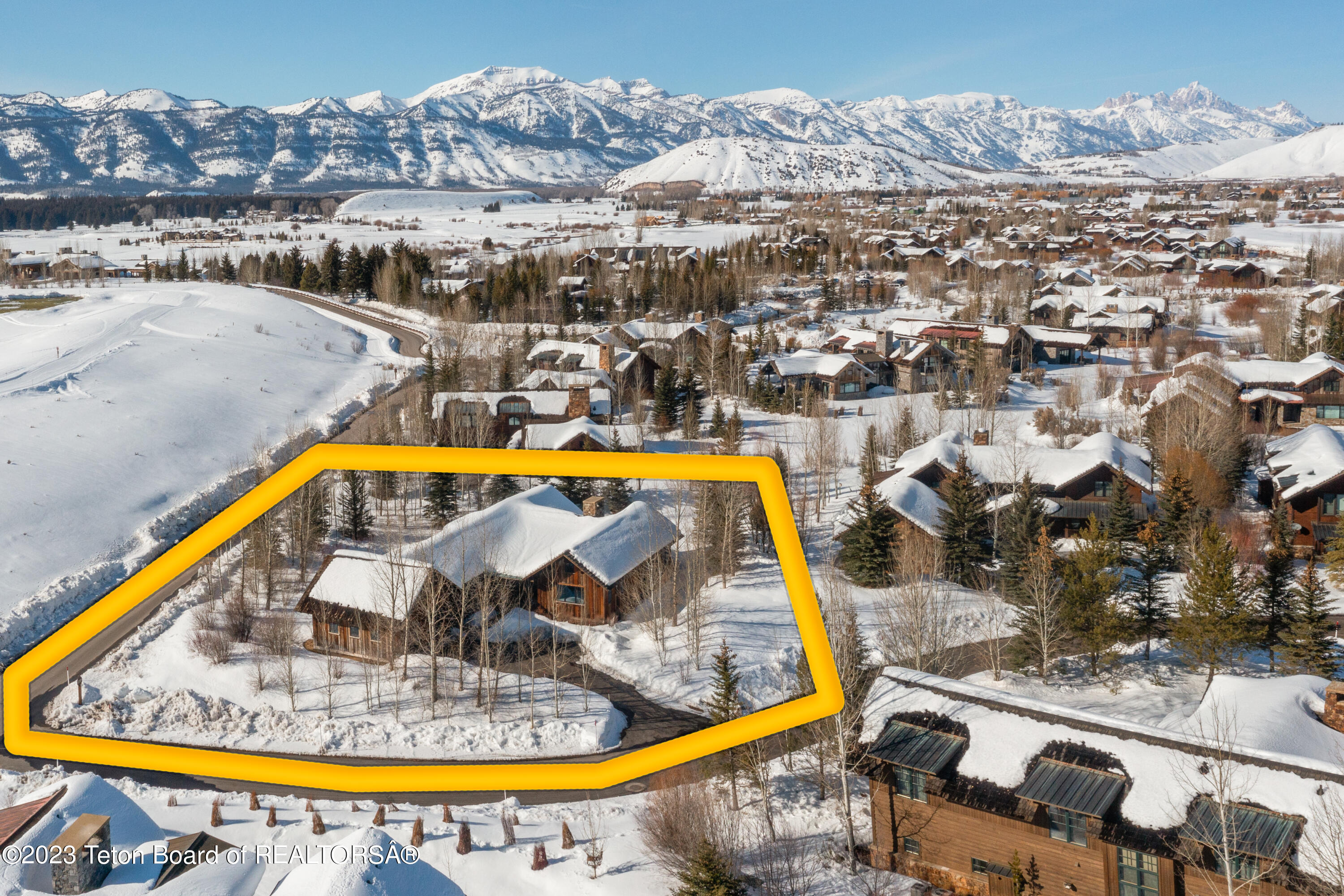 2755 SNOWSHOE Lane