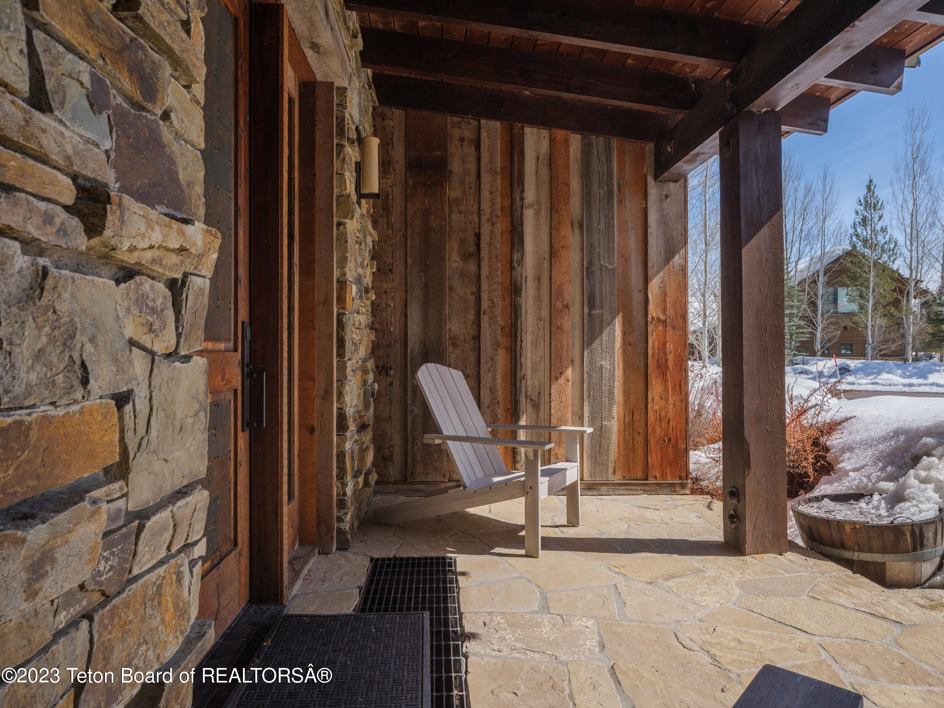 2755 SNOWSHOE Lane