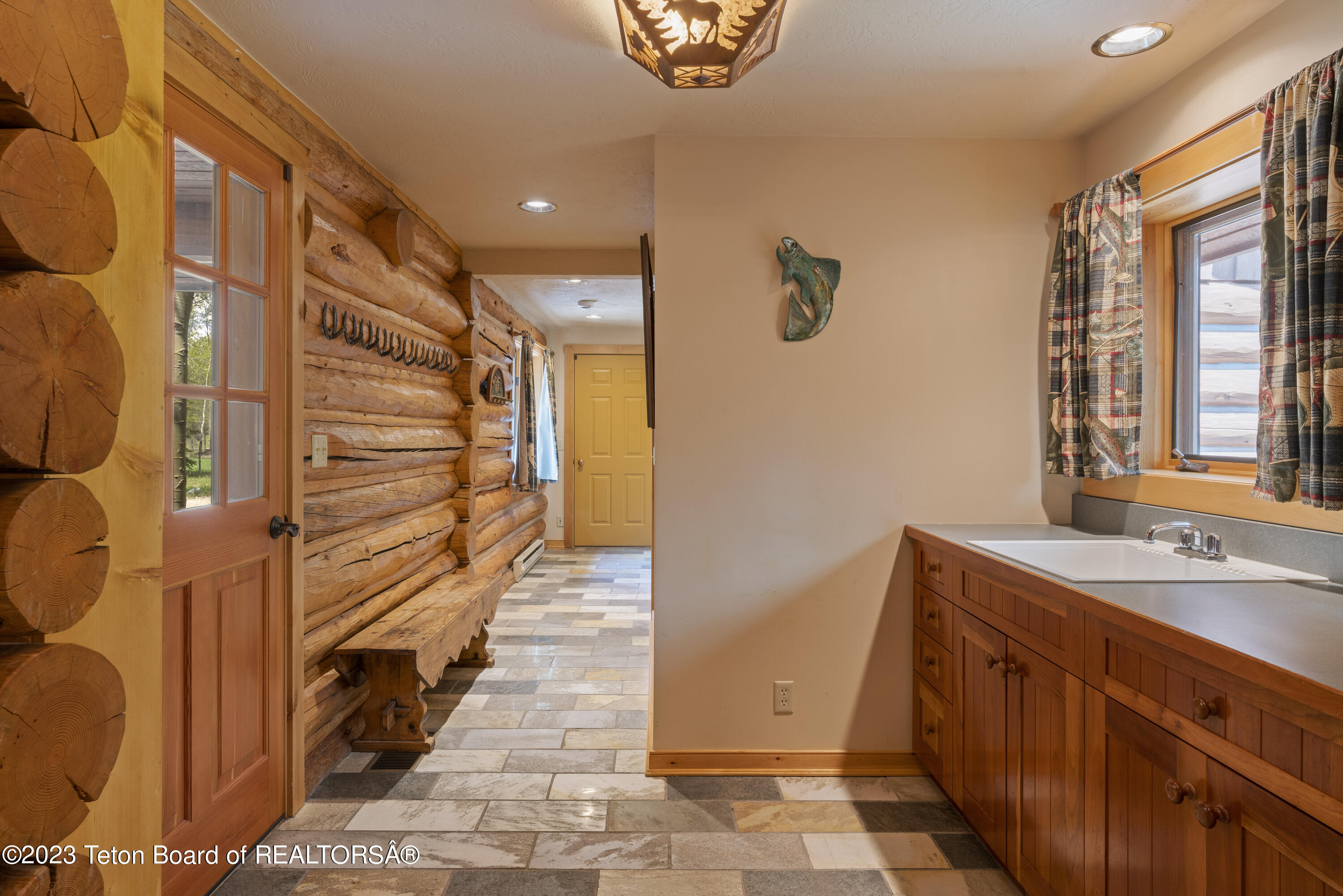 3190 W WILDERNESS Lane
