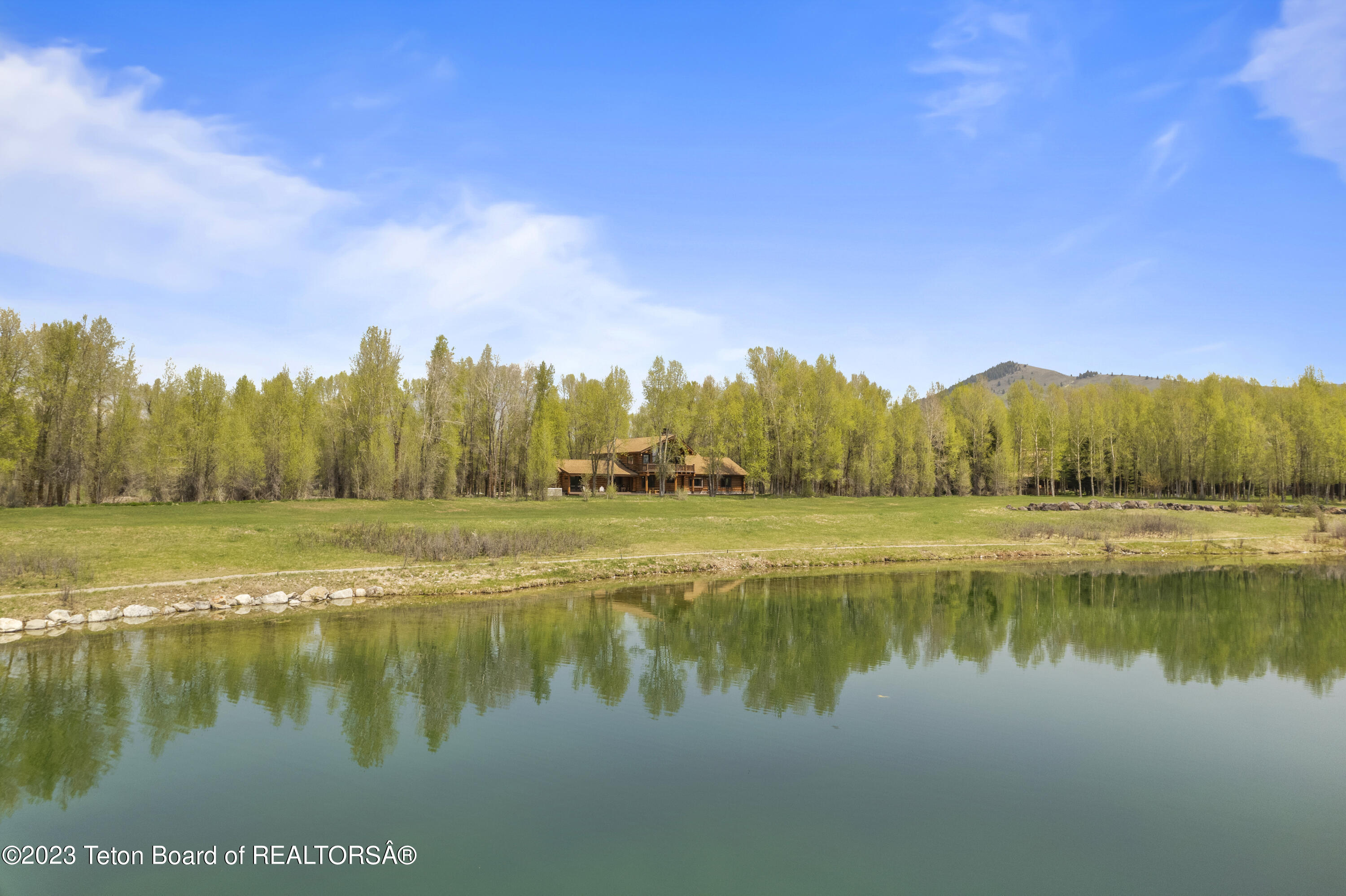 3190 W WILDERNESS Lane