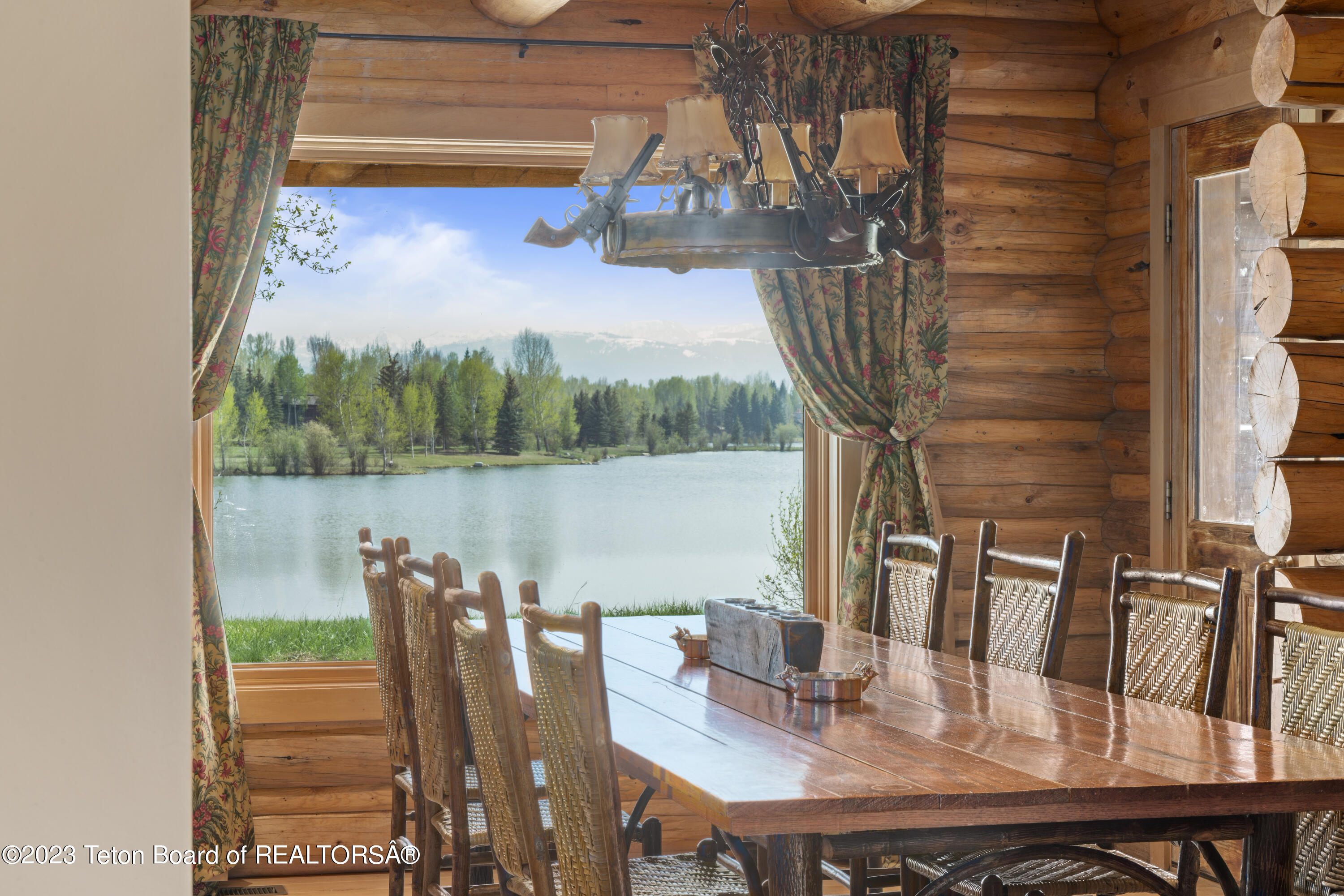 3190 W WILDERNESS Lane