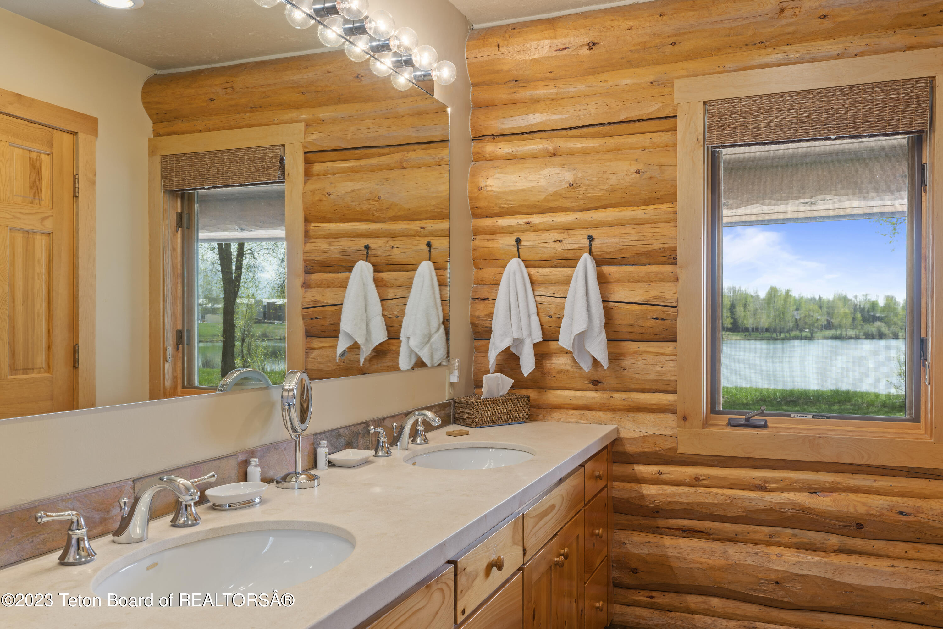 3190 W WILDERNESS Lane