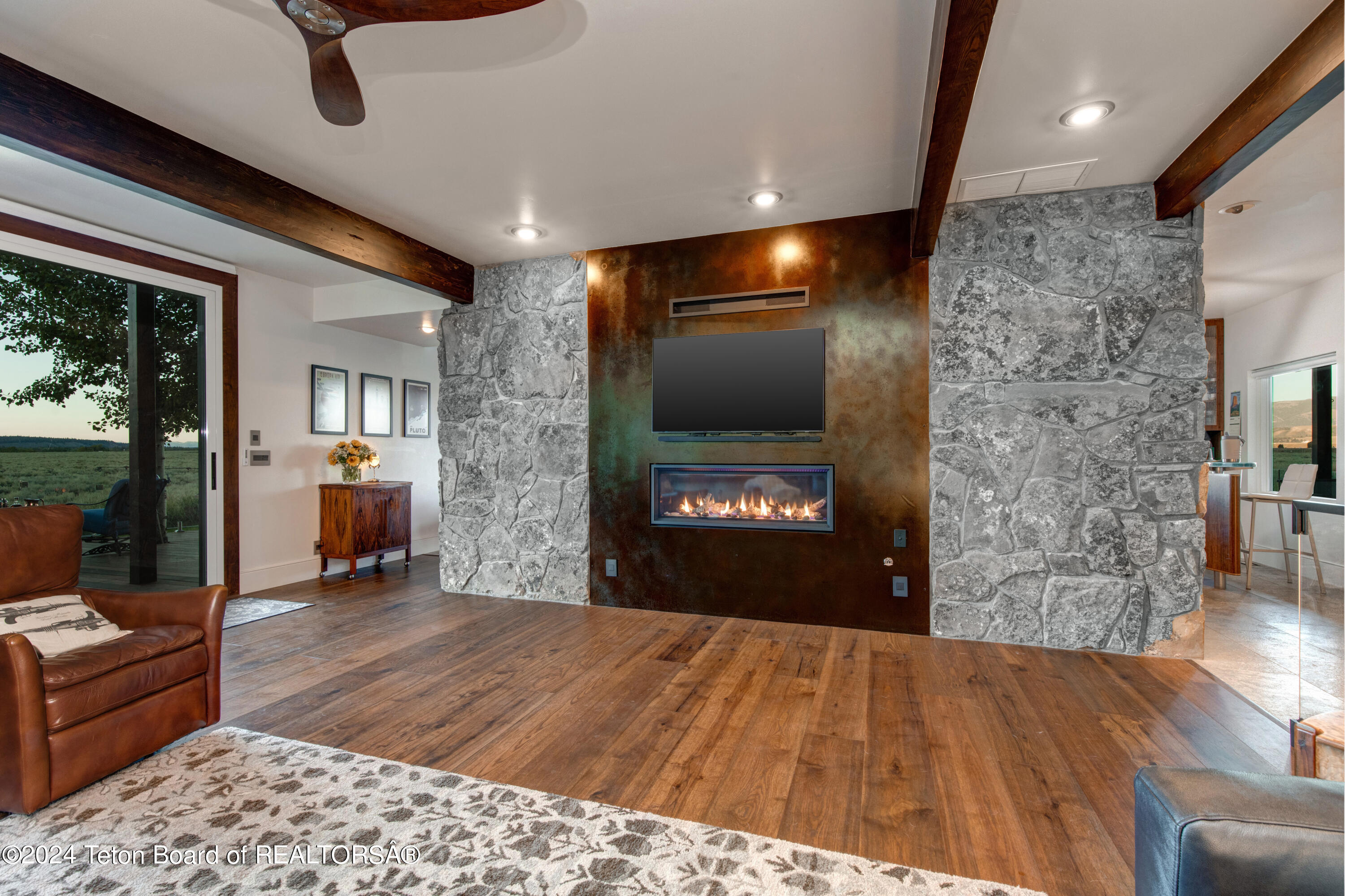 8705 N CENTENNIAL Drive