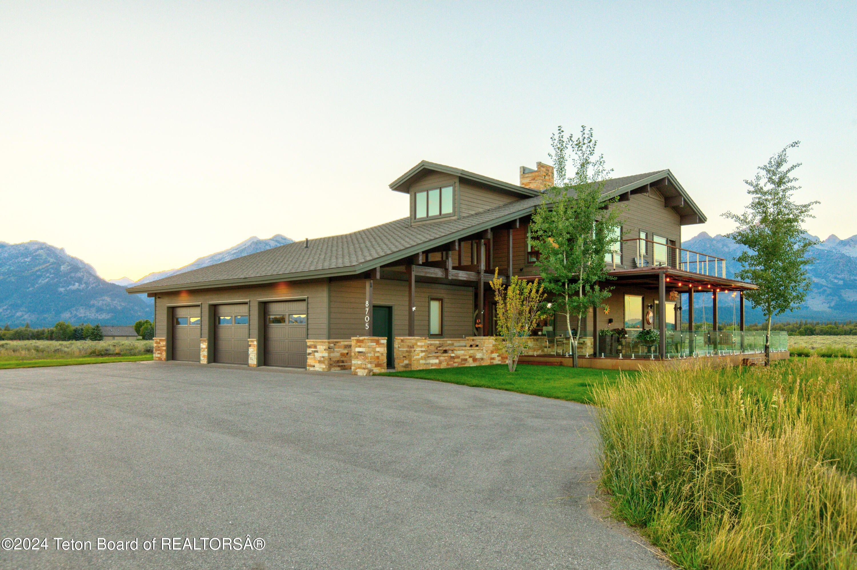 8705 N CENTENNIAL Drive