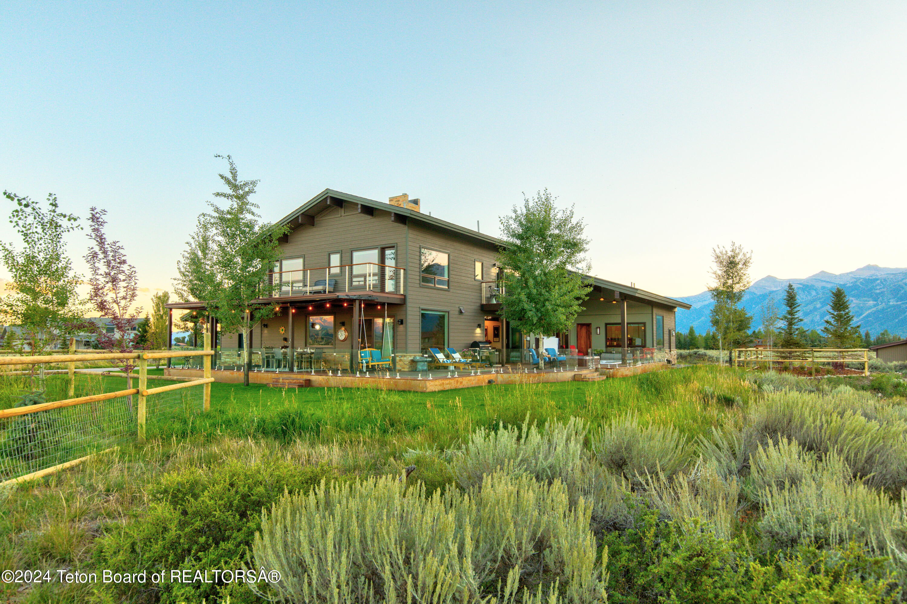 8705 N CENTENNIAL Drive
