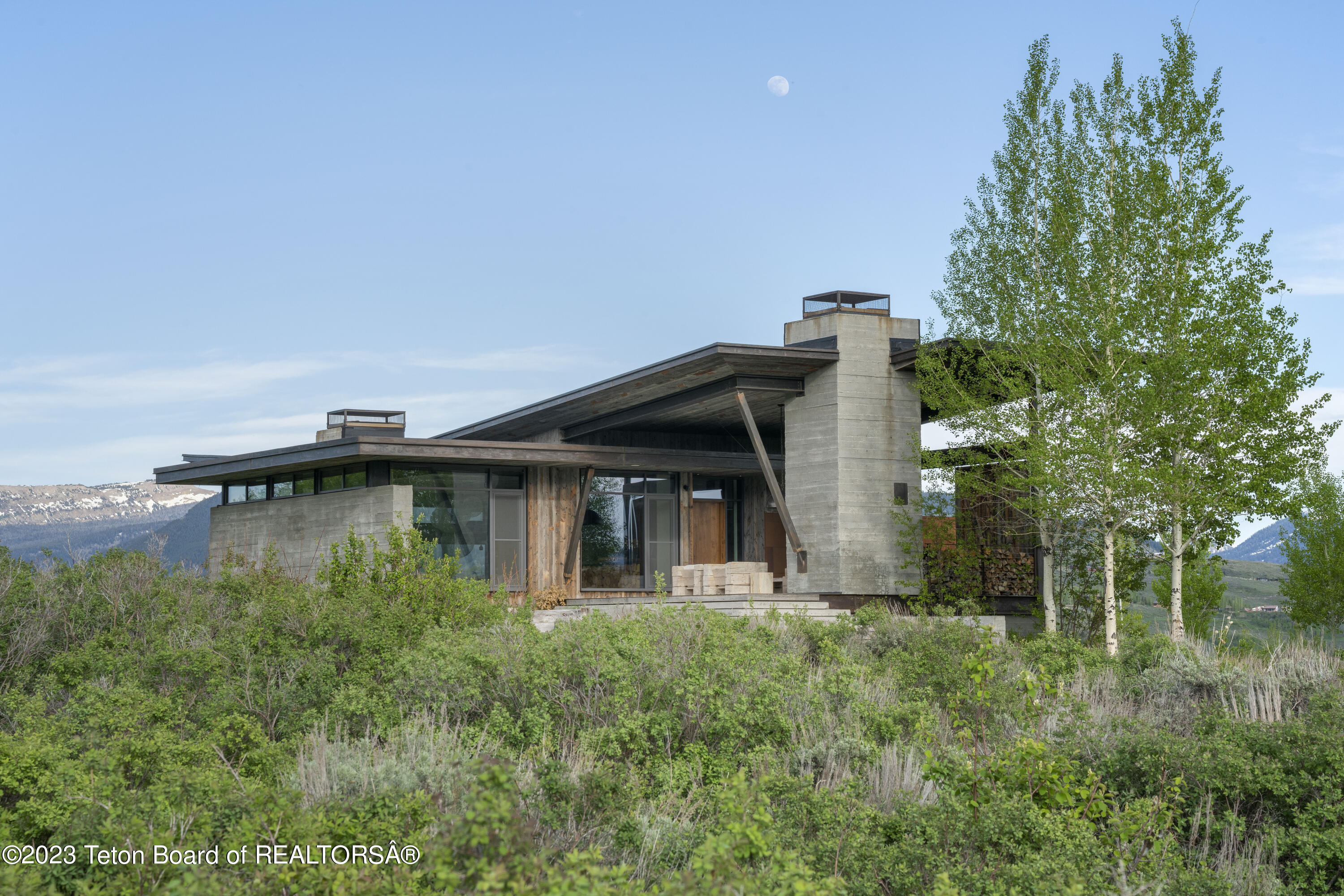 2520 TRADER Road