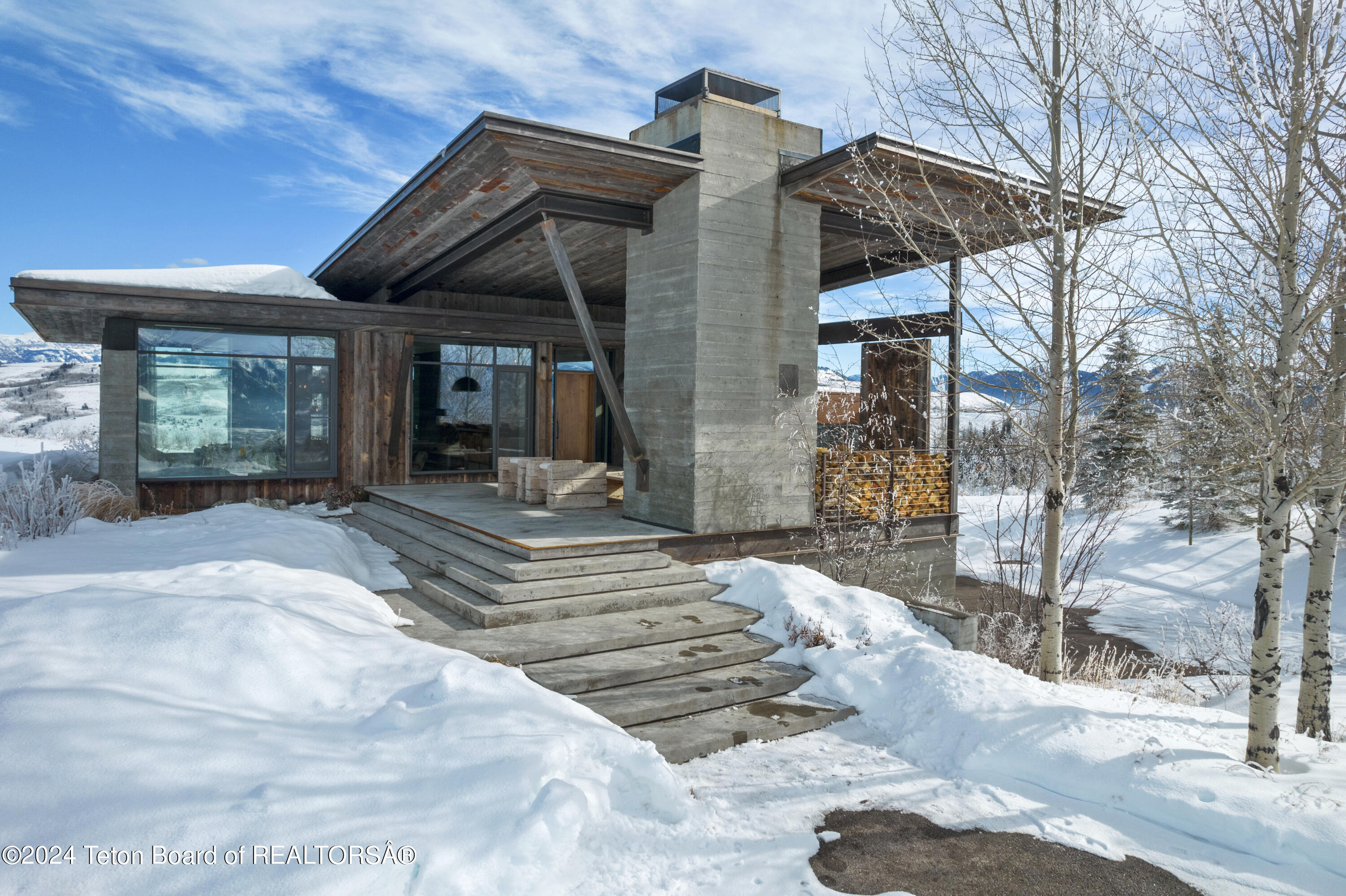 2520 TRADER Road