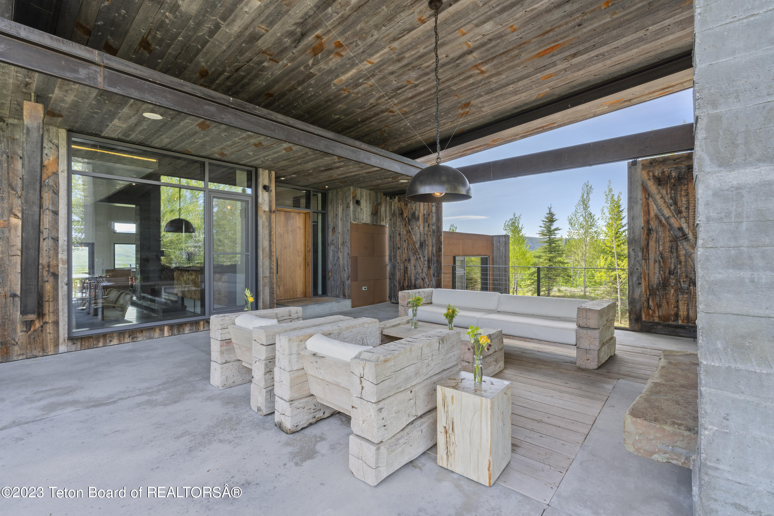 2520 TRADER Road