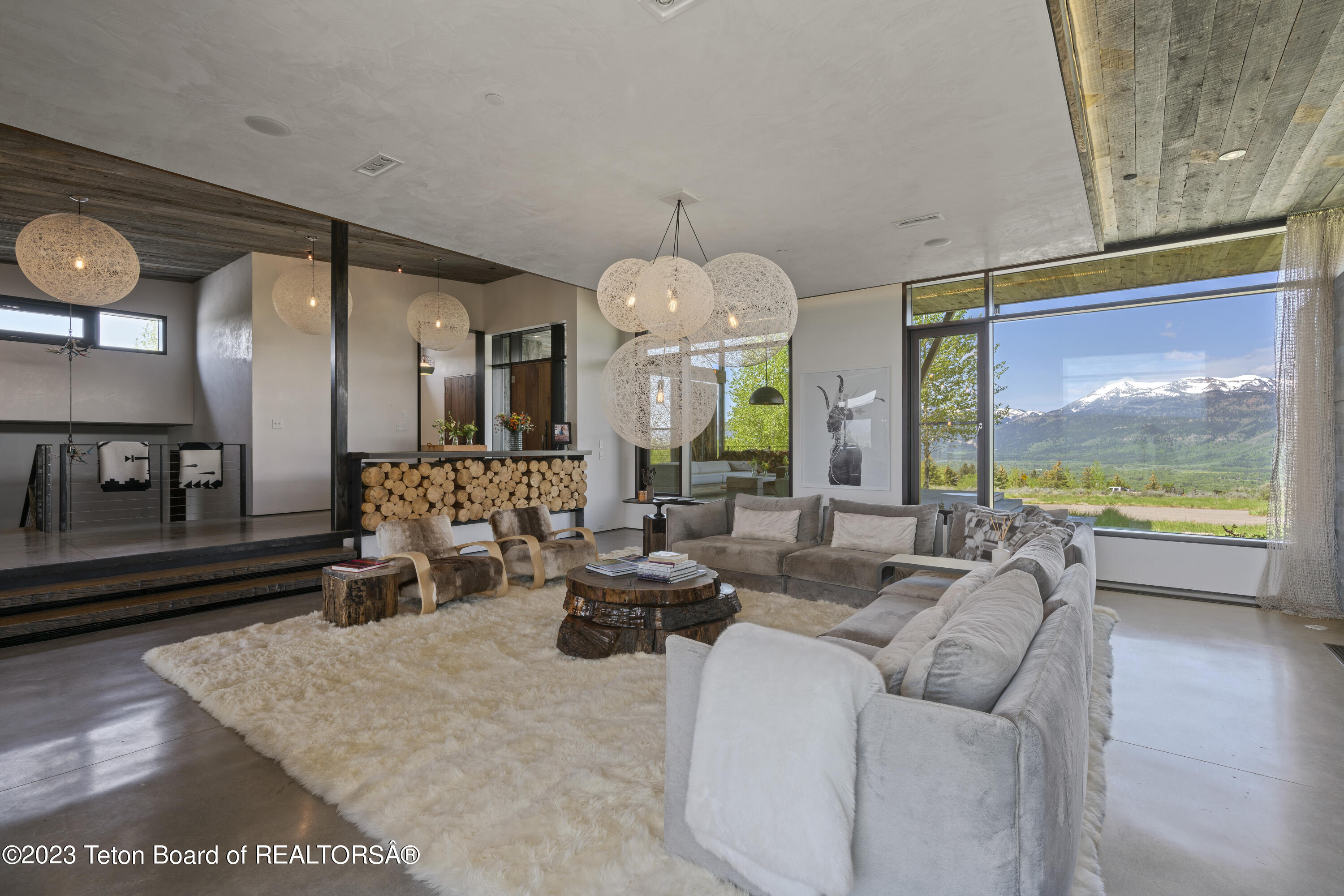 2520 TRADER Road