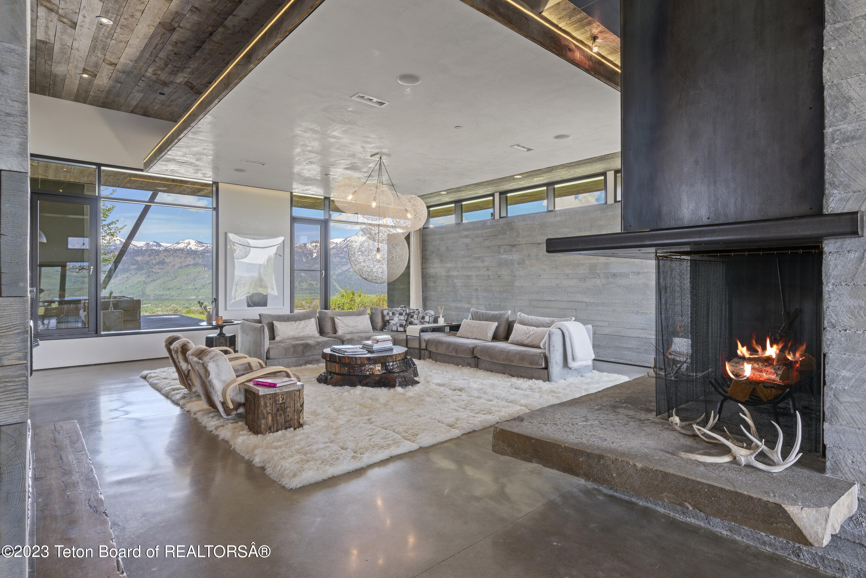 2520 TRADER Road