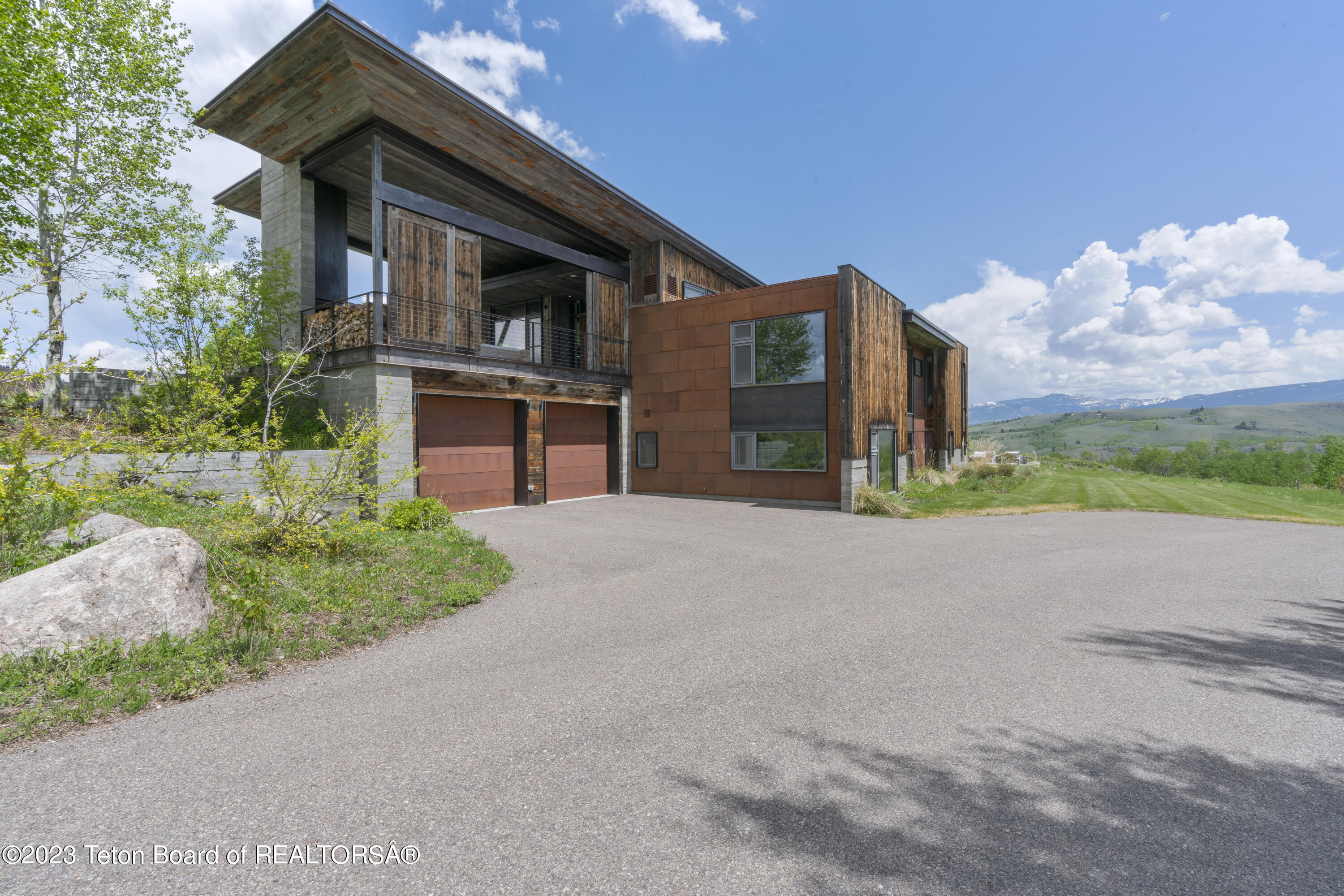 2520 TRADER Road