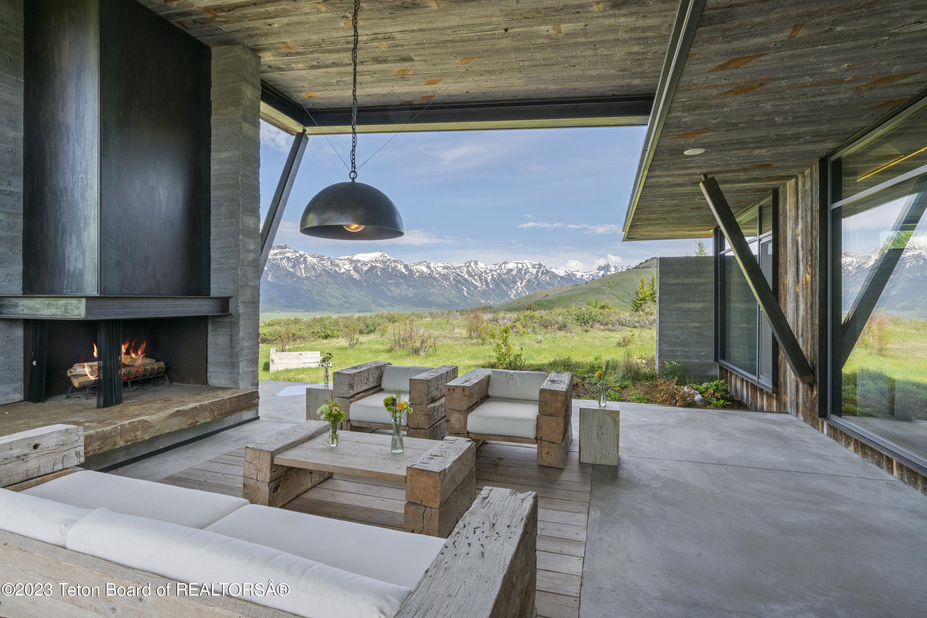 2520 TRADER Road