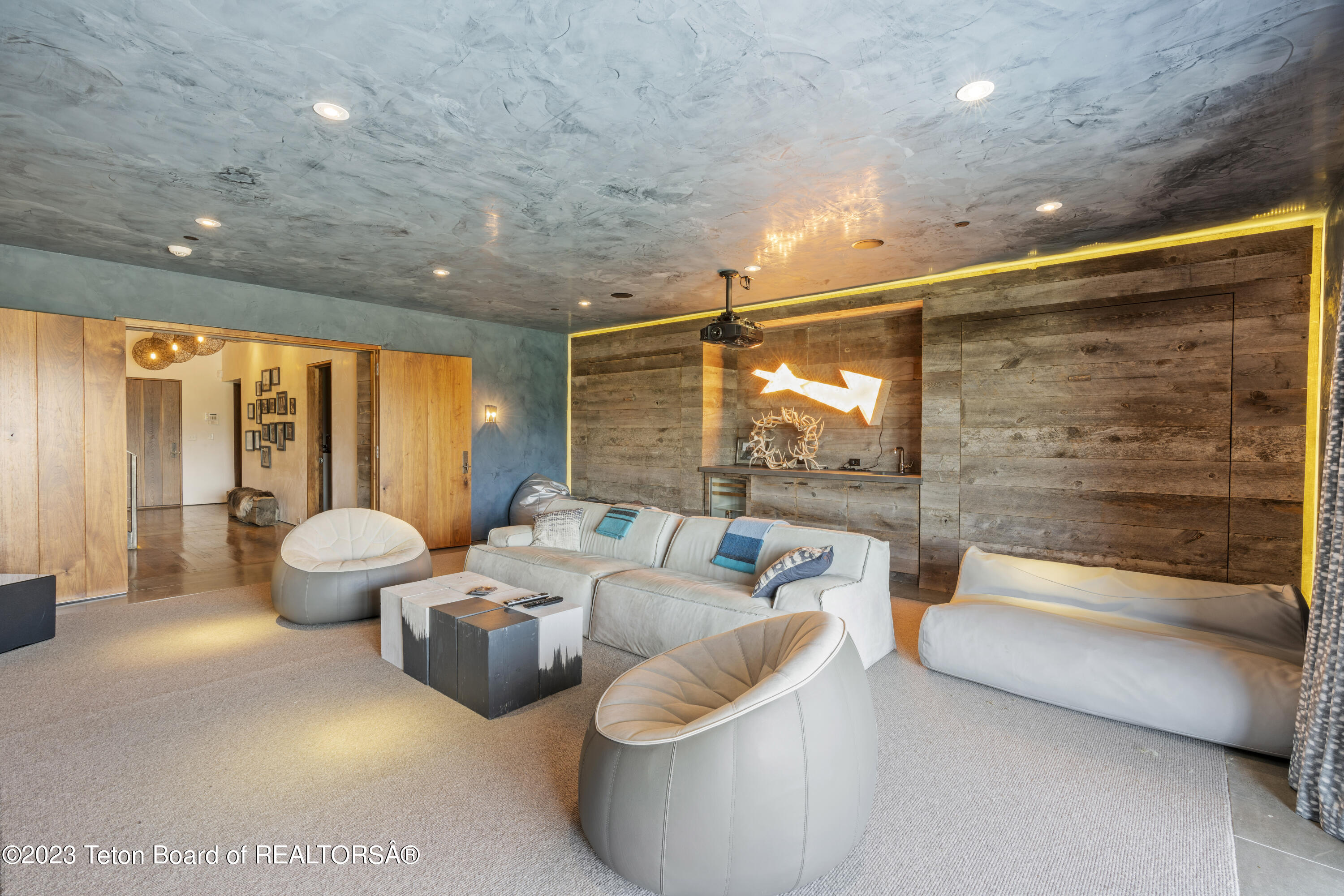 2520 TRADER Road