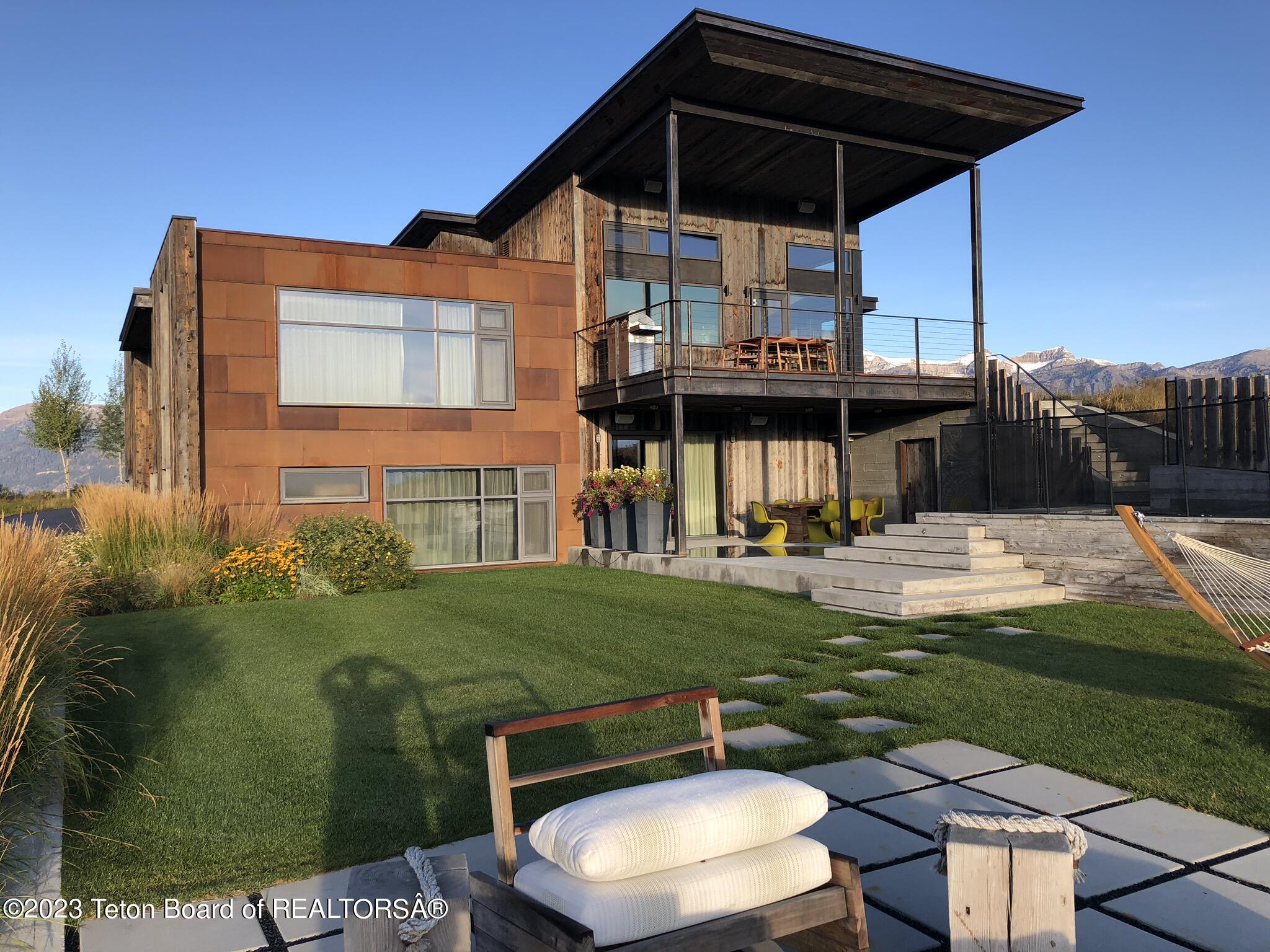 2520 TRADER Road
