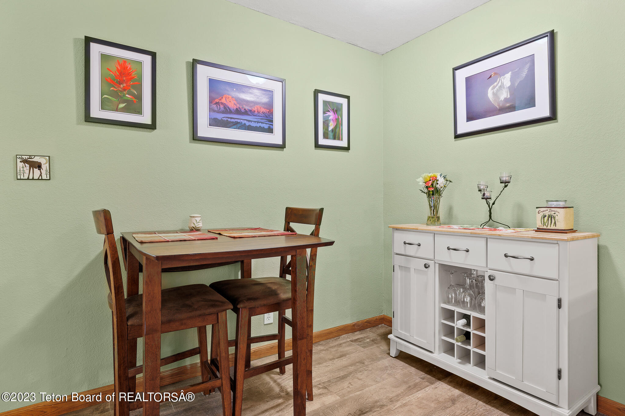 355 W DELONEY Avenue, B-13