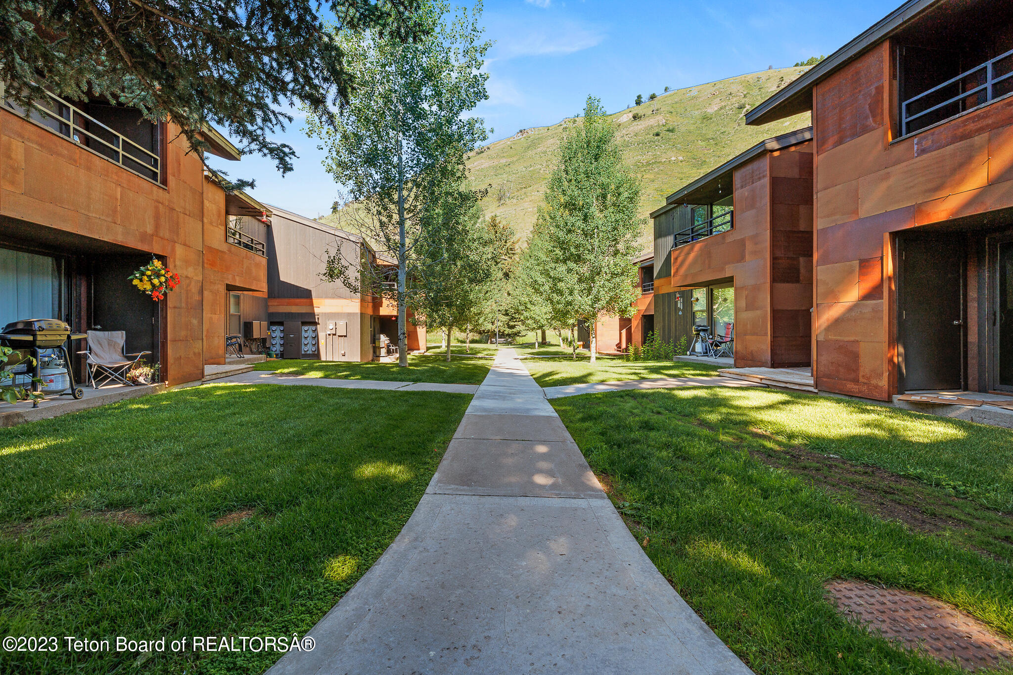 355 W DELONEY Avenue, B-13
