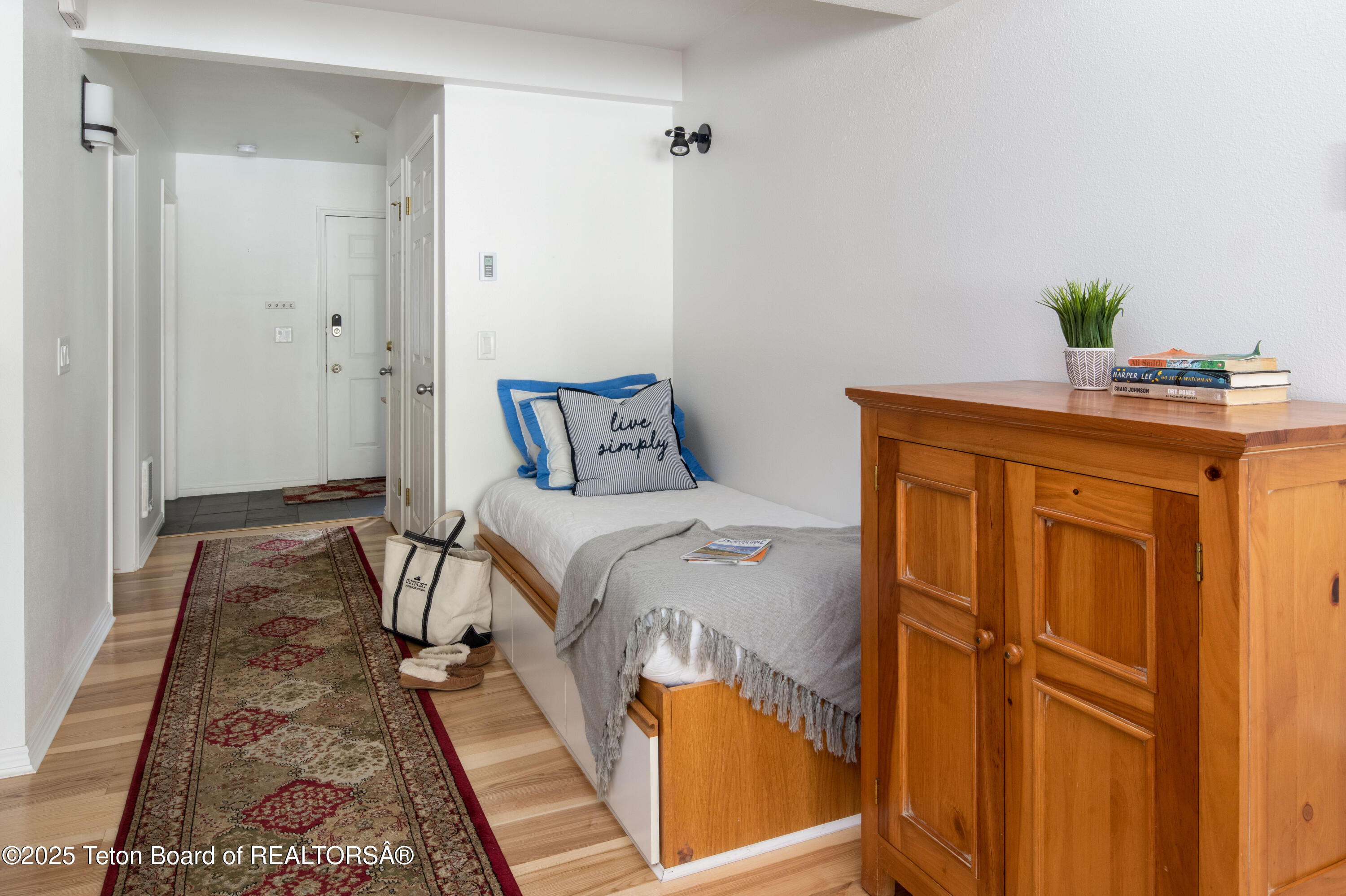 3946 LAKE CREEK Drive 1-1-1