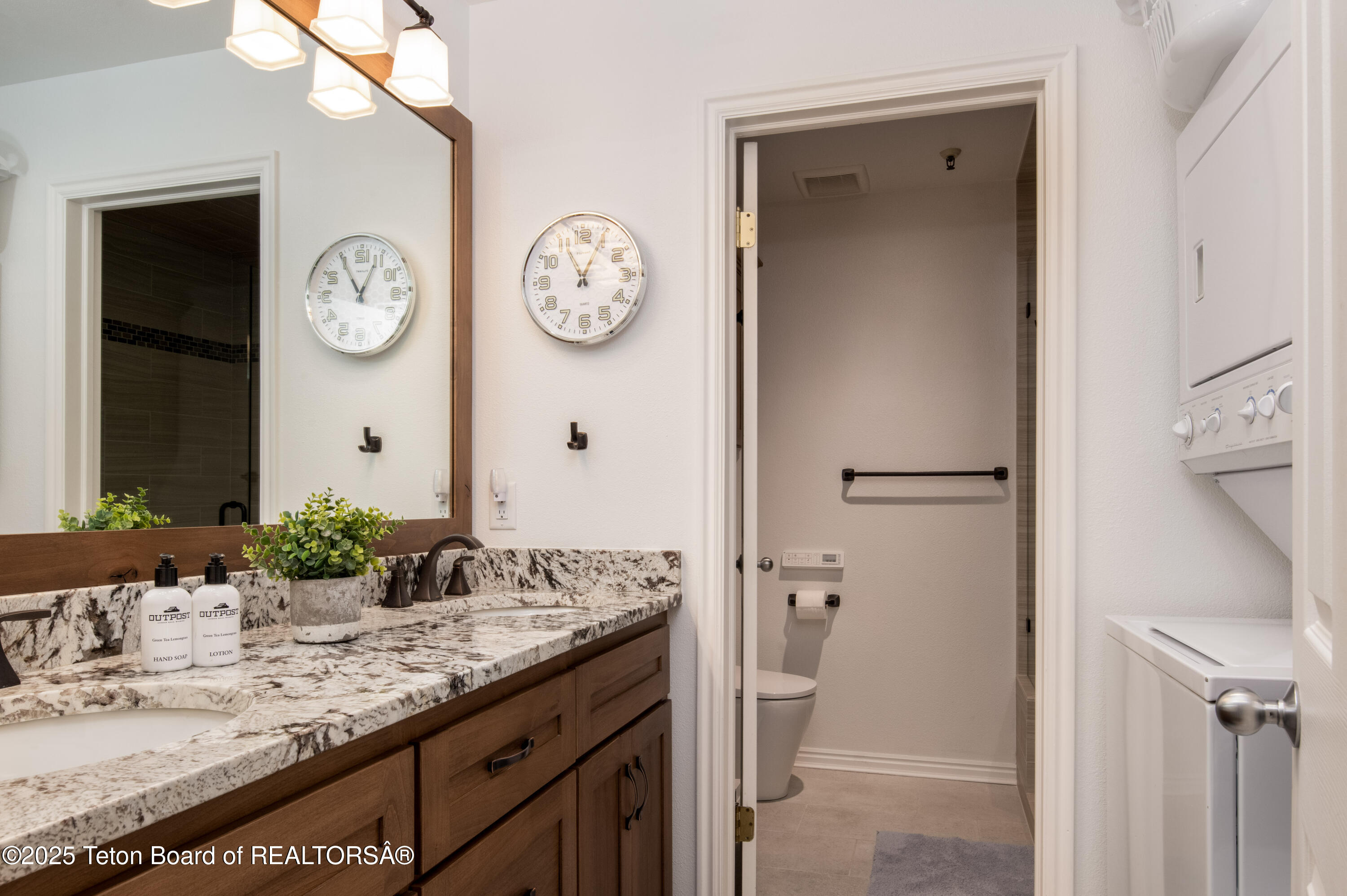 3946 LAKE CREEK Drive 1-1-1