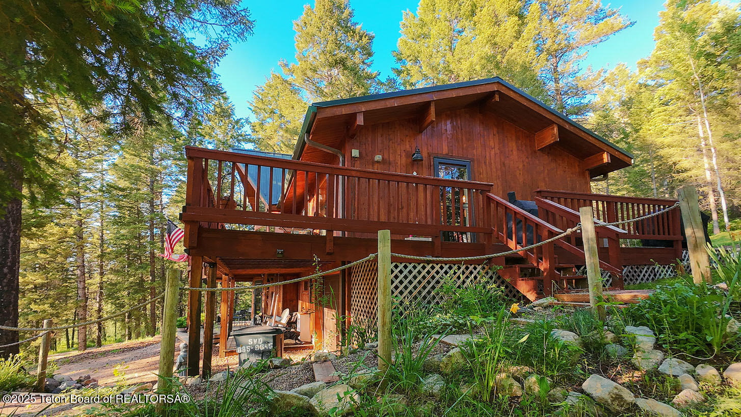 672 SPRUCE DRIVE