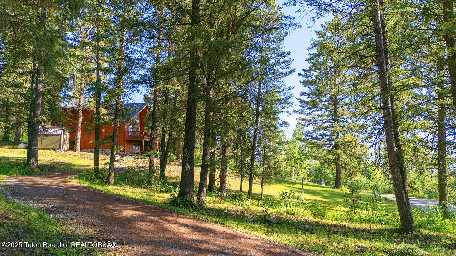 672 SPRUCE DRIVE