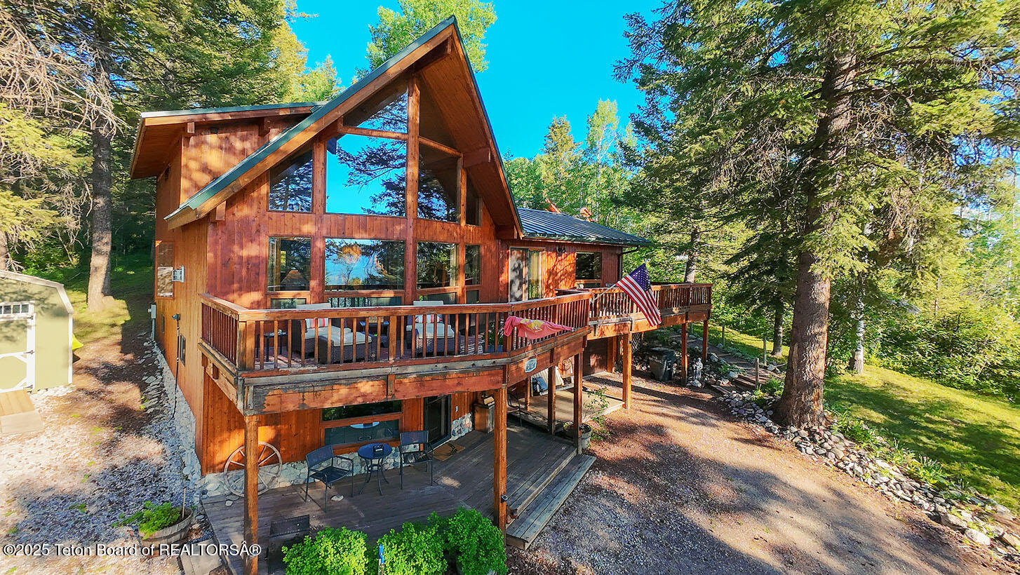 672 SPRUCE DRIVE