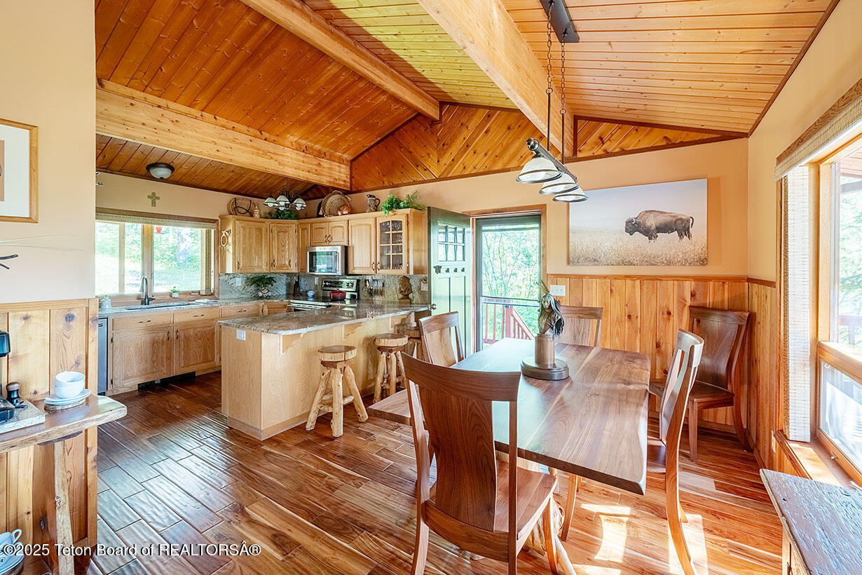 672 SPRUCE DRIVE