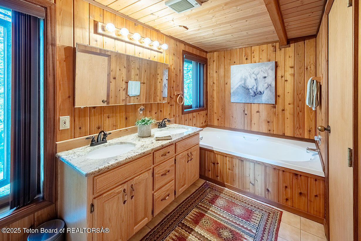 672 SPRUCE DRIVE