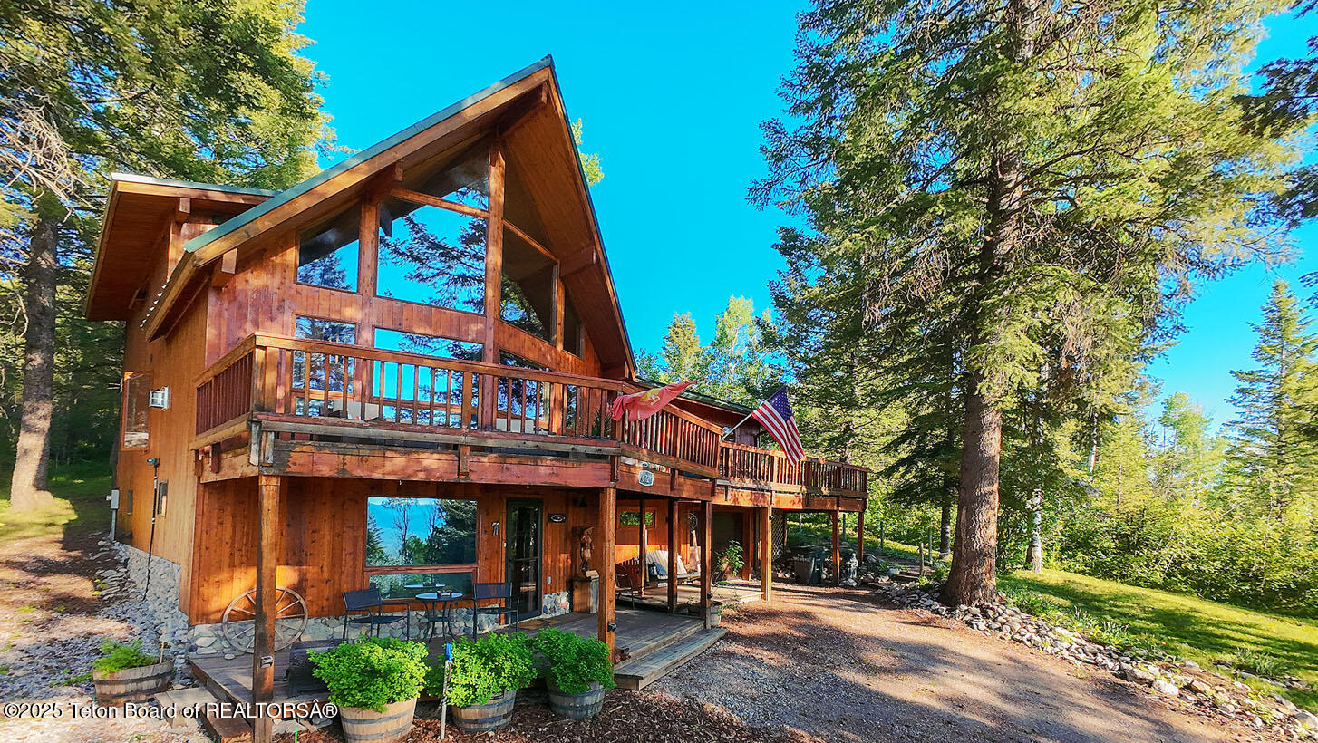 672 SPRUCE DRIVE