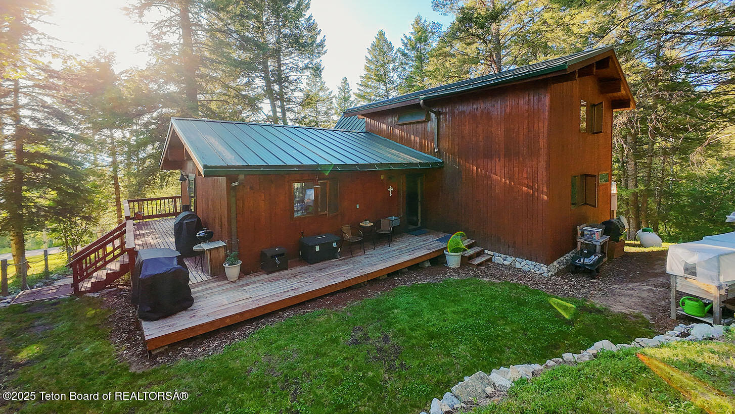 672 SPRUCE DRIVE