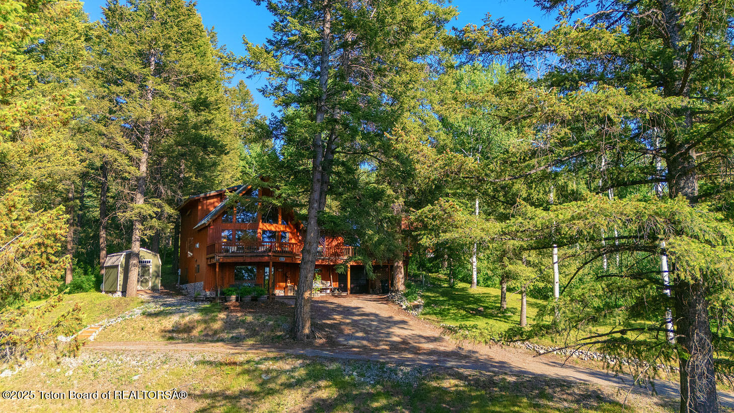 672 SPRUCE DRIVE