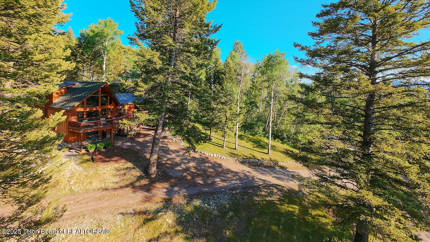 672 SPRUCE DRIVE