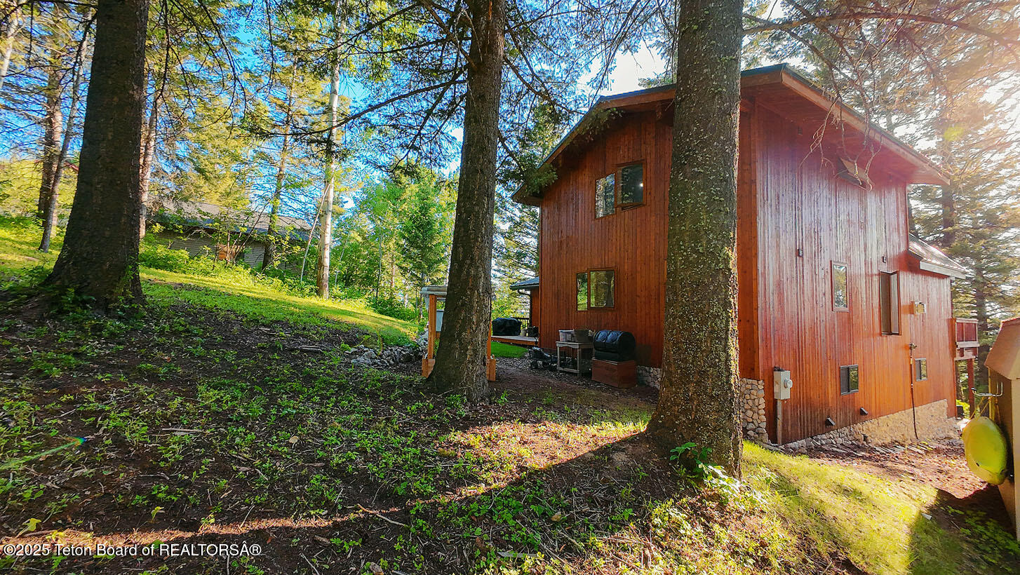 672 SPRUCE DRIVE