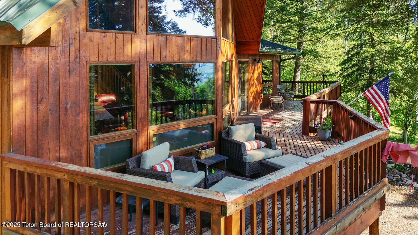 672 SPRUCE DRIVE