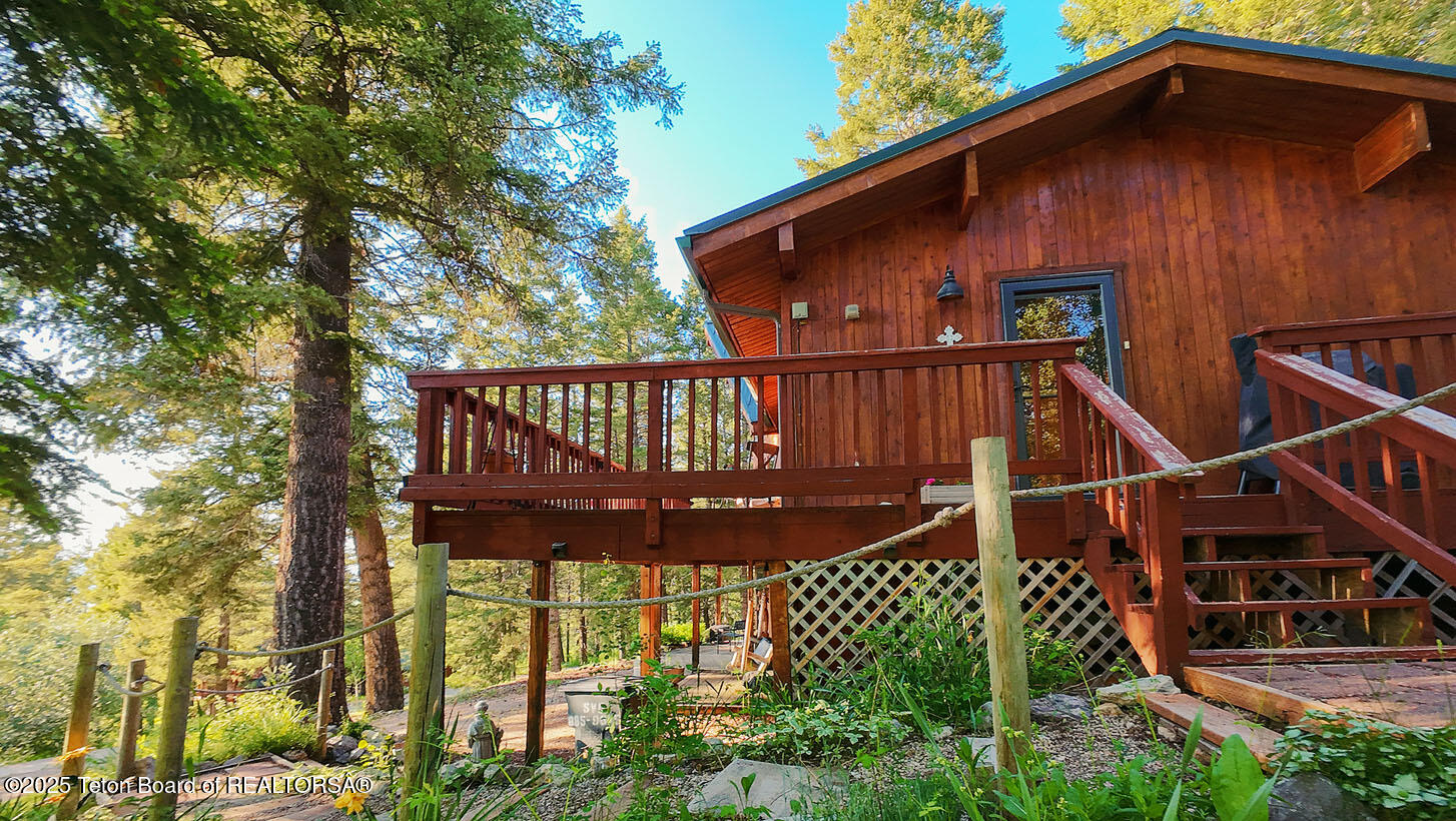 672 SPRUCE DRIVE