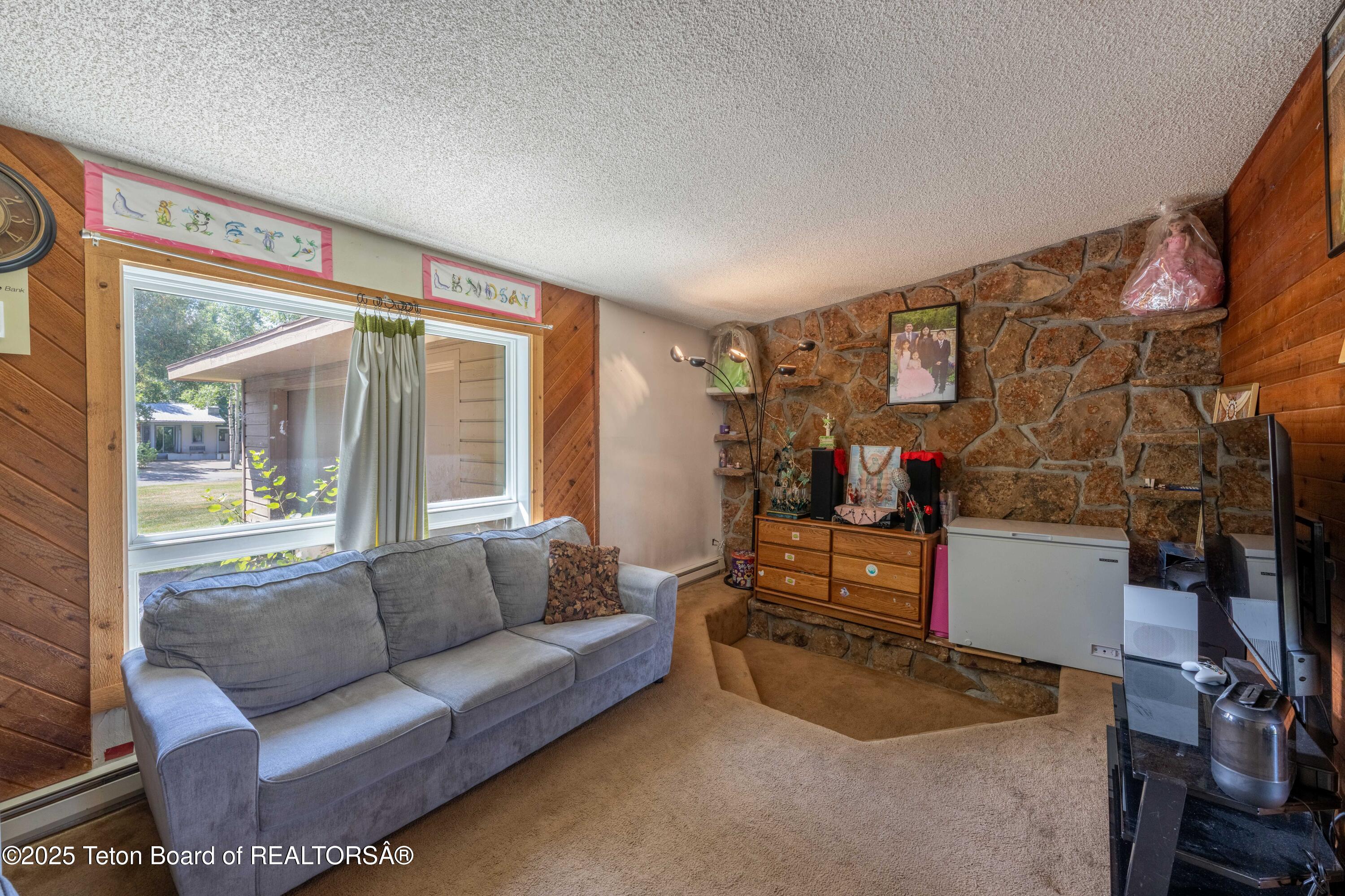 1275 W BULL RAKE Drive