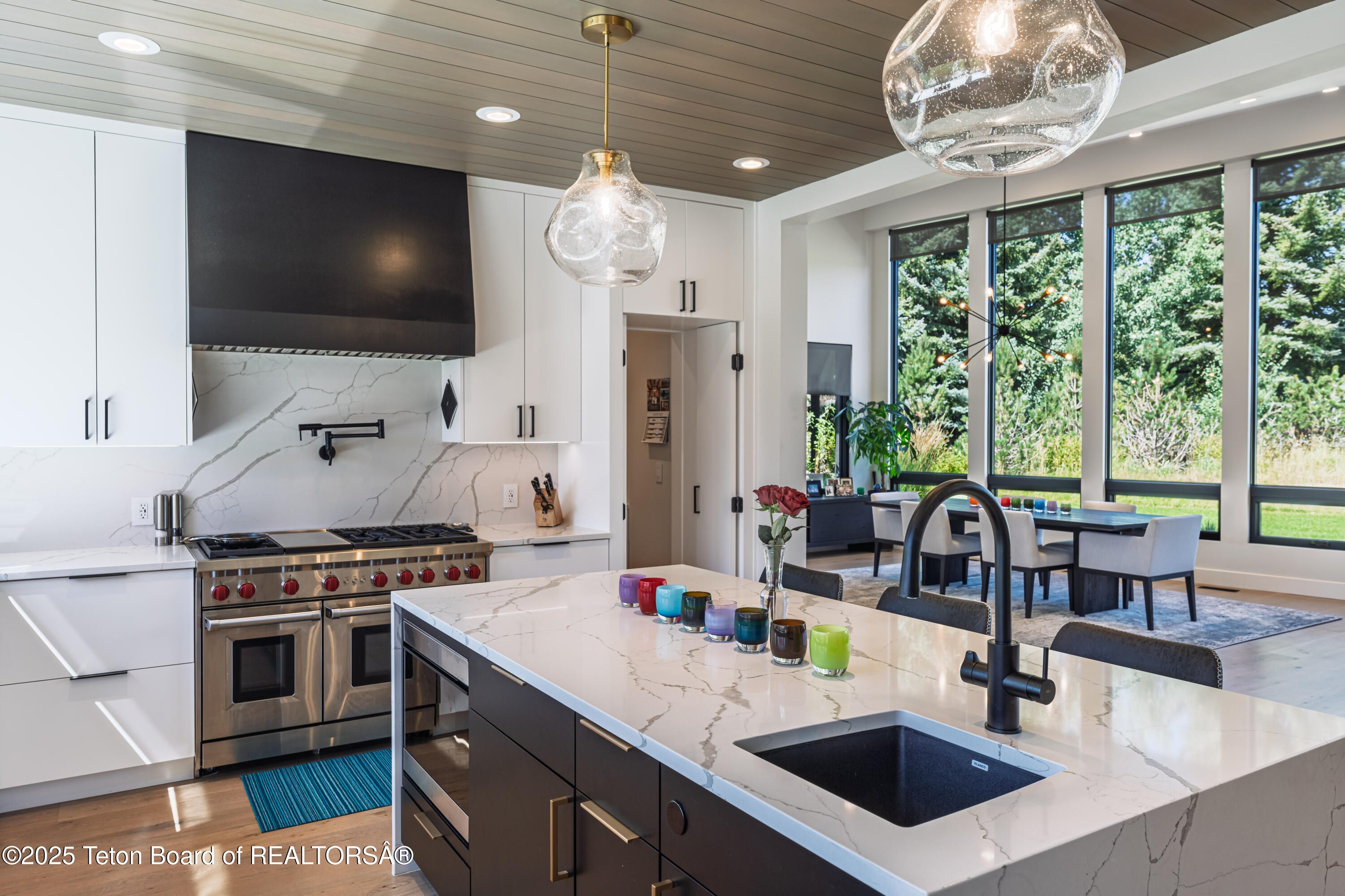 5825 N LARKSPUR Drive