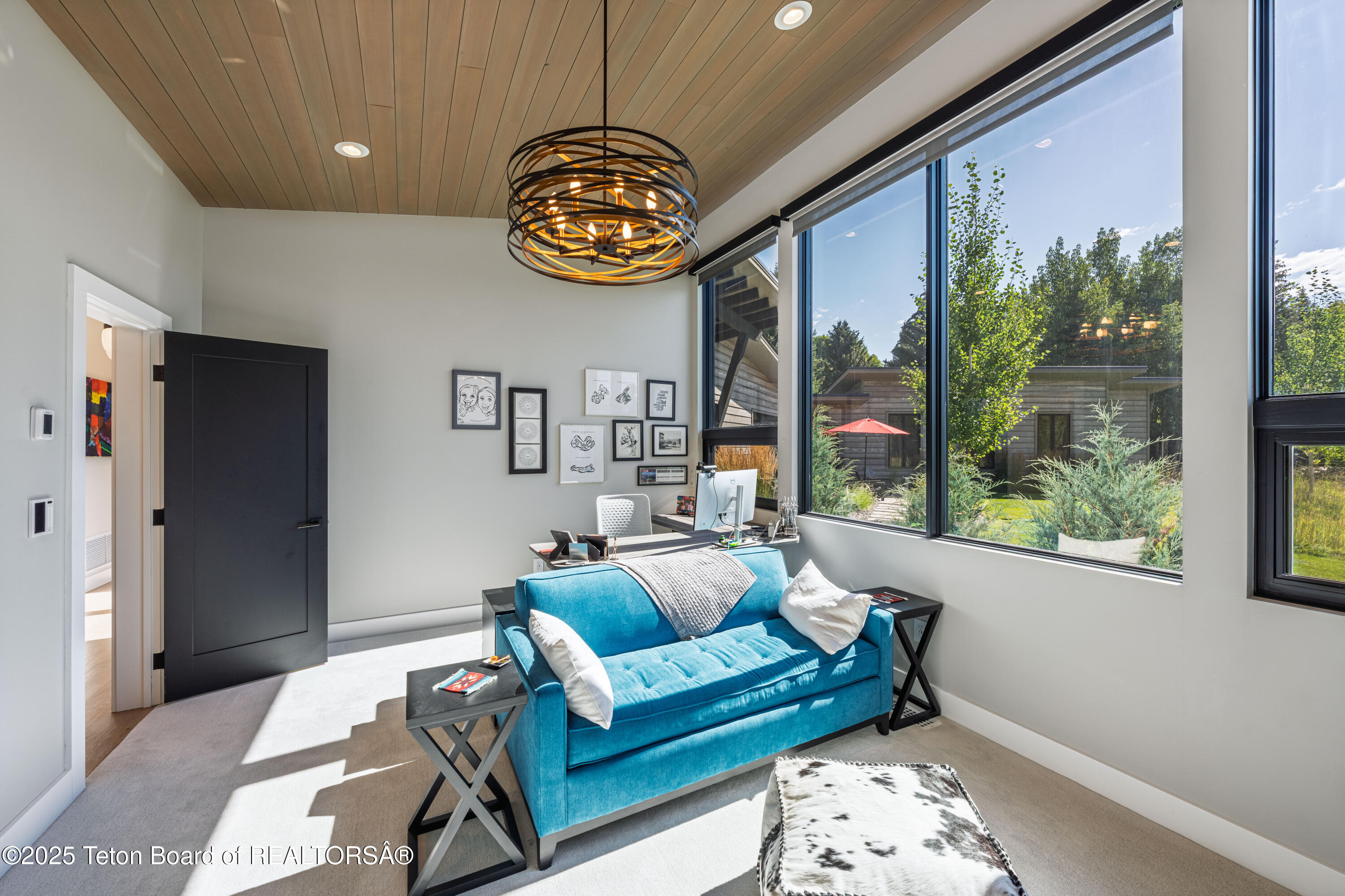 5825 N LARKSPUR Drive