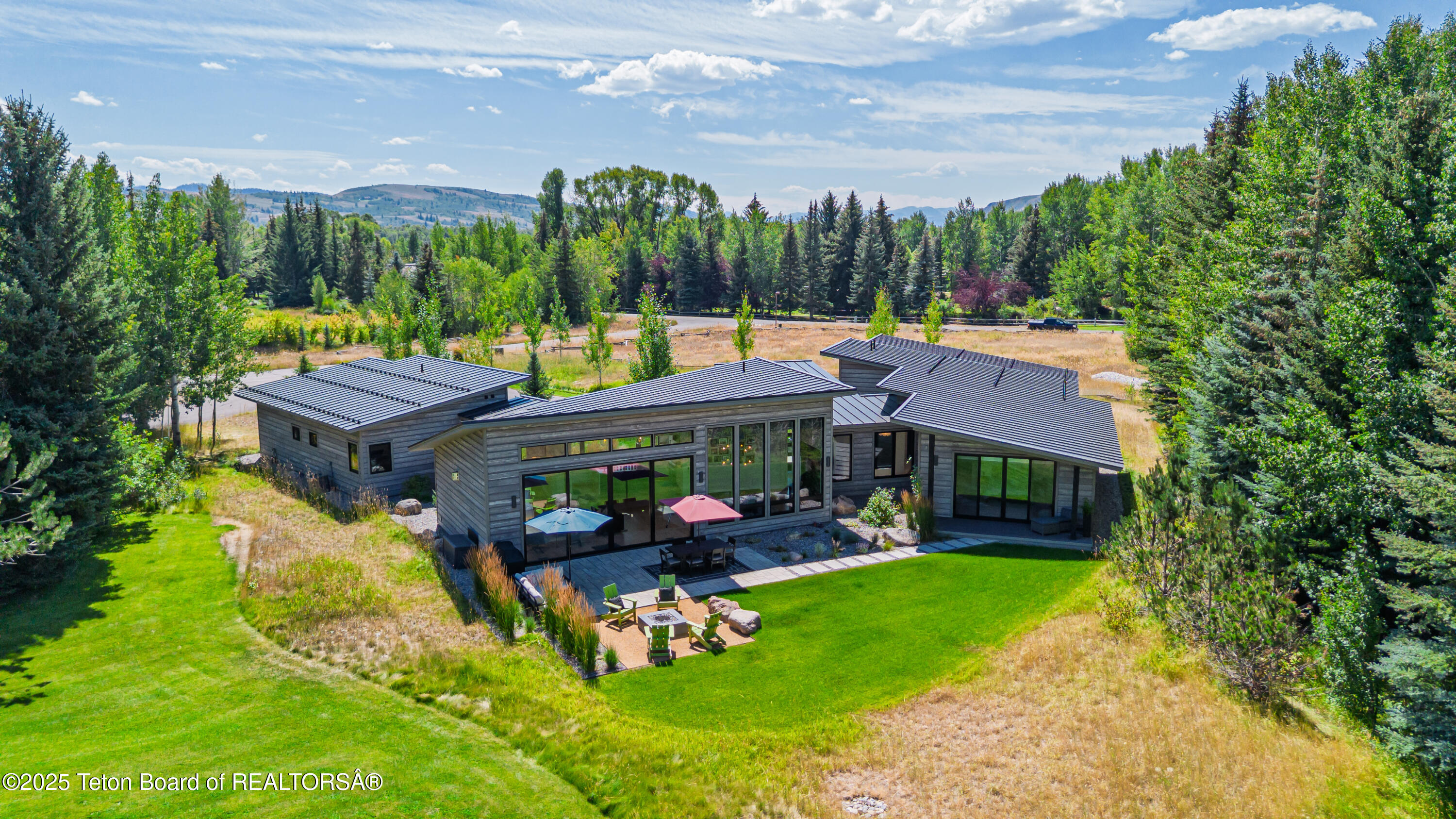 5825 N LARKSPUR Drive