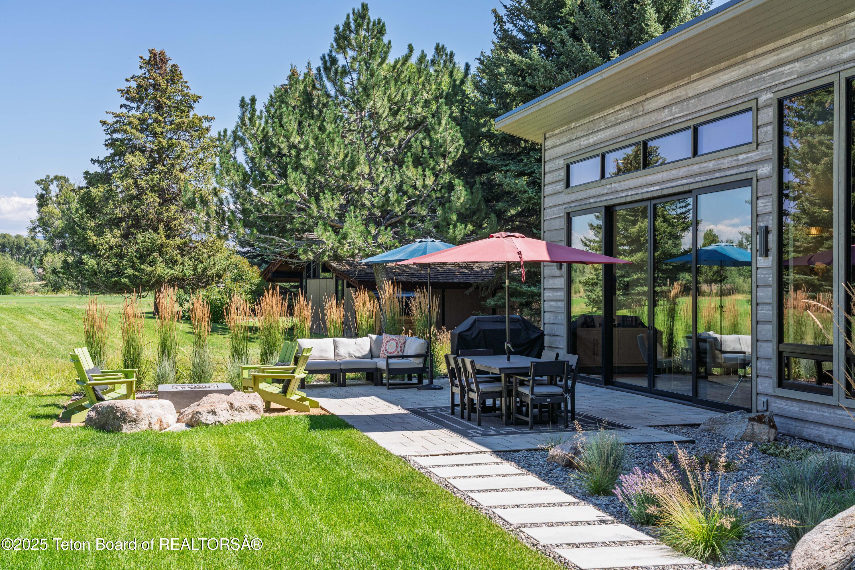 5825 N LARKSPUR Drive