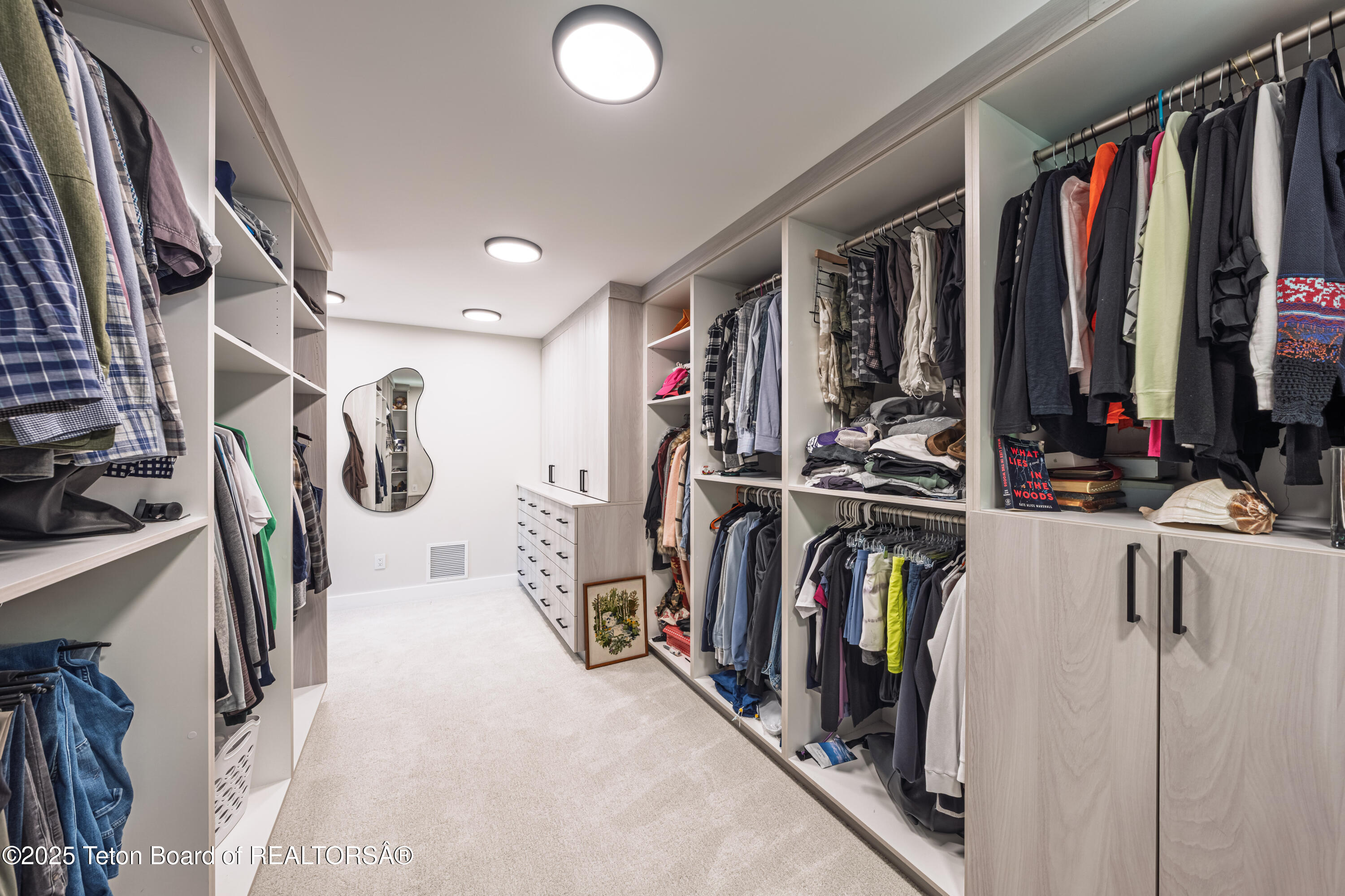 5825 N LARKSPUR Drive