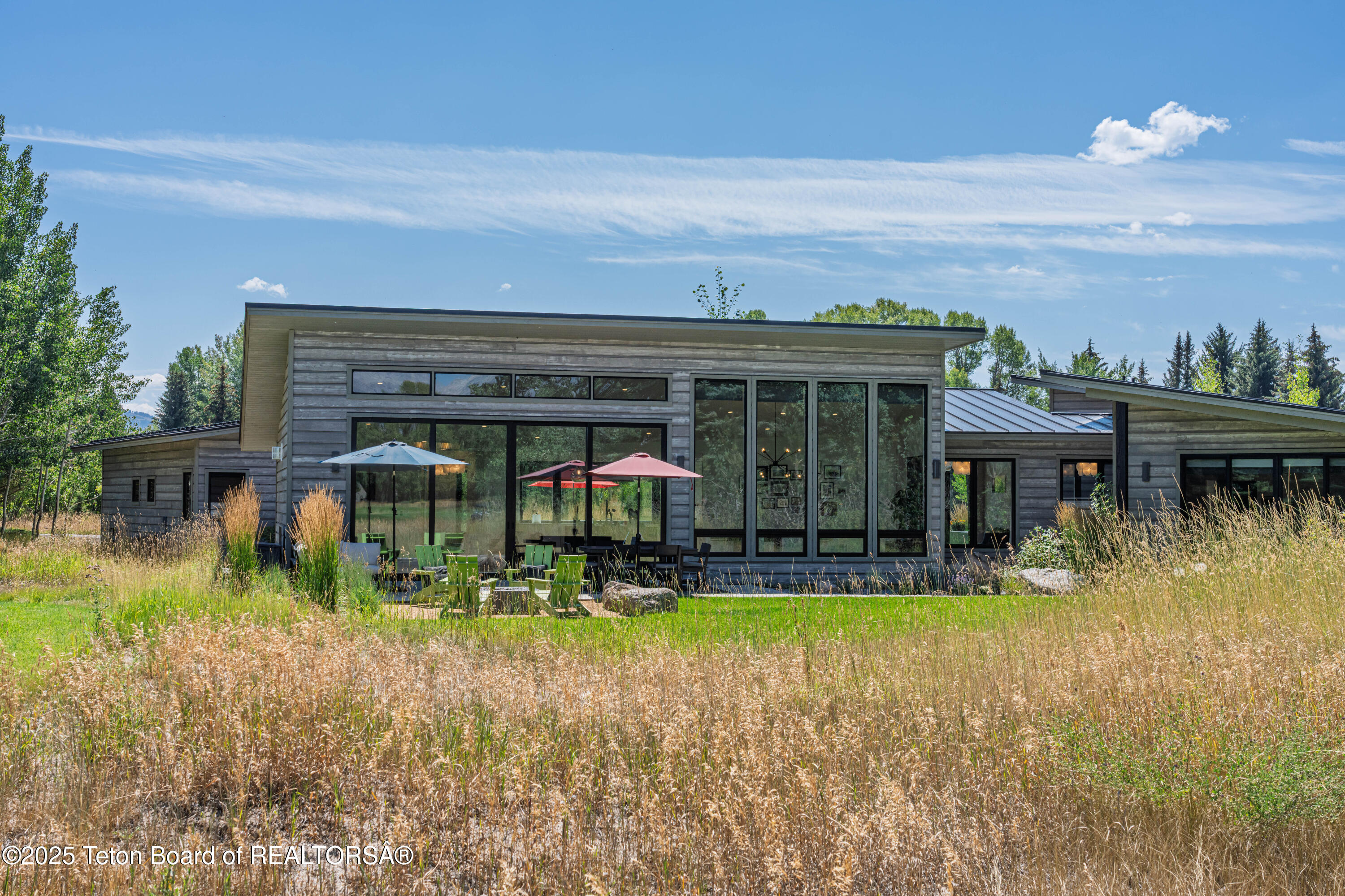 5825 N LARKSPUR Drive