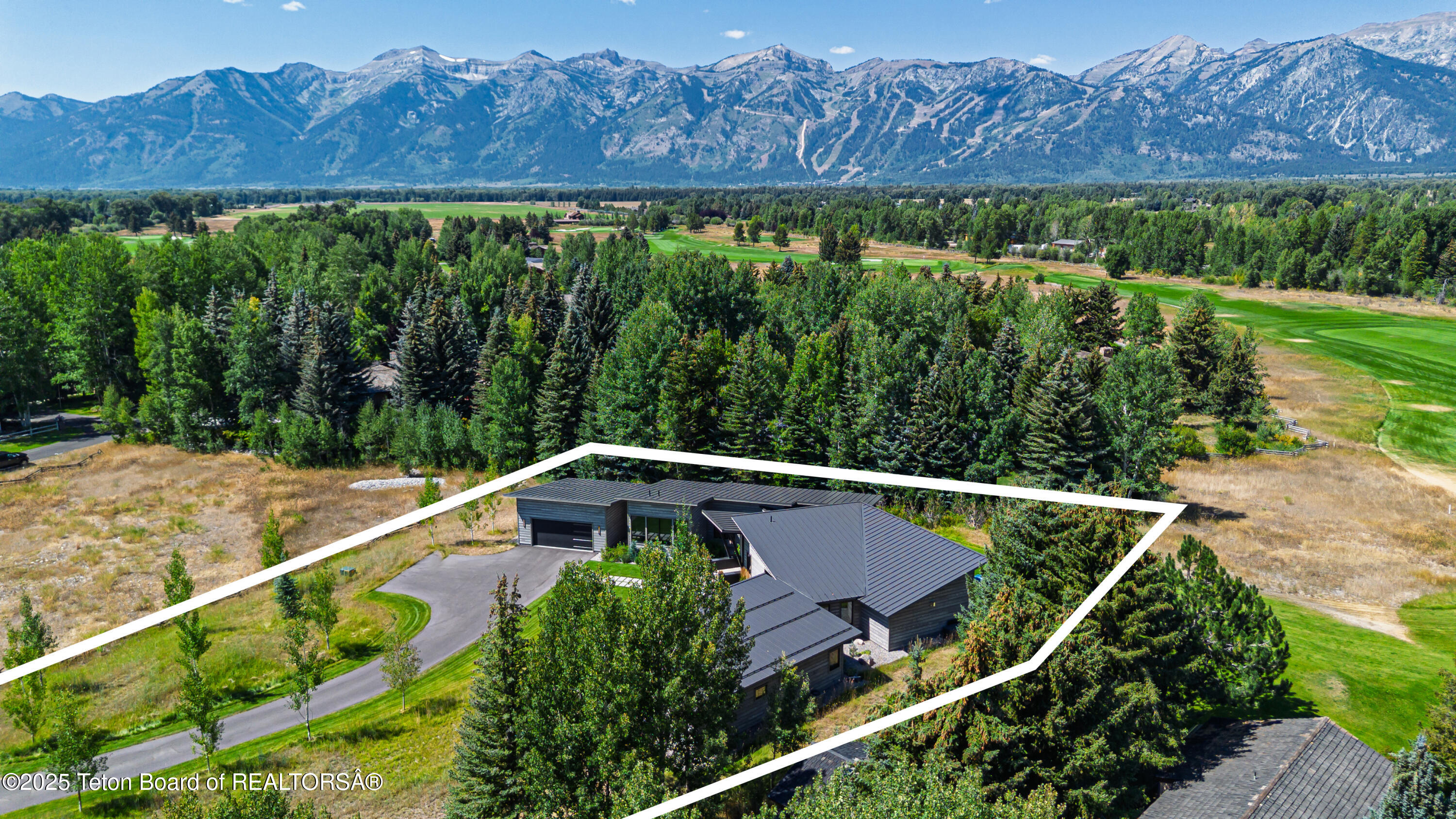 5825 N LARKSPUR Drive