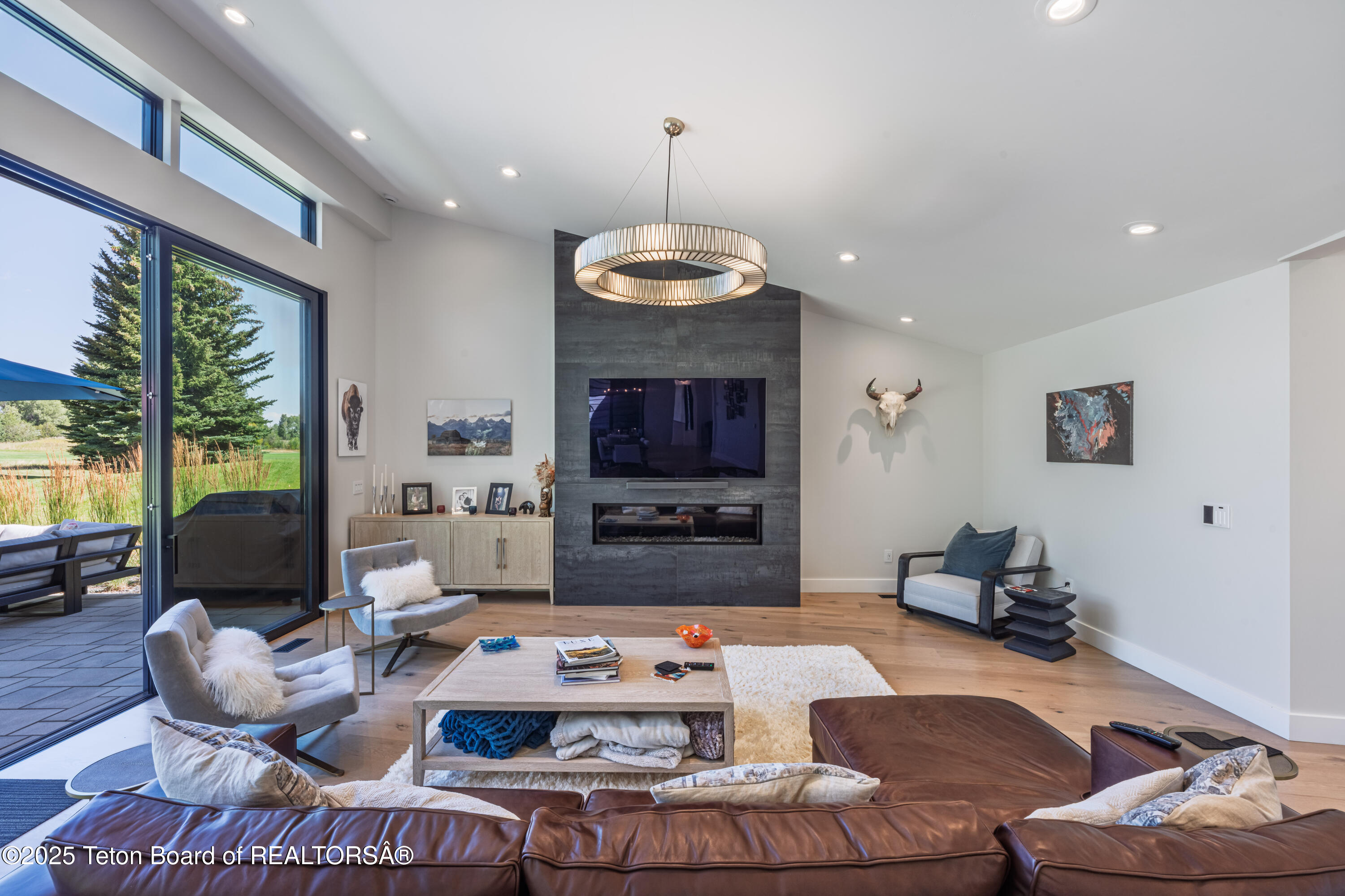 5825 N LARKSPUR Drive