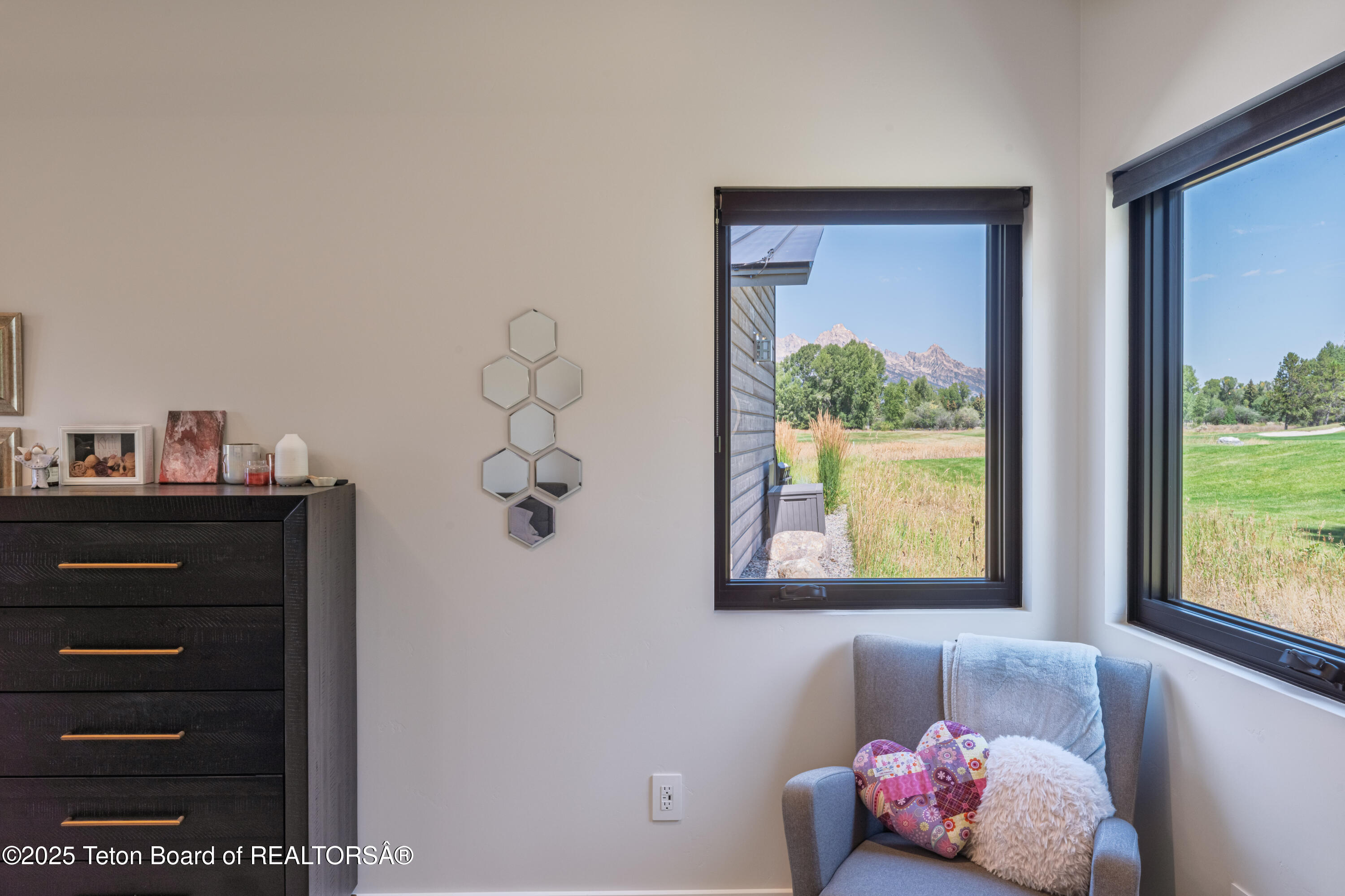 5825 N LARKSPUR Drive